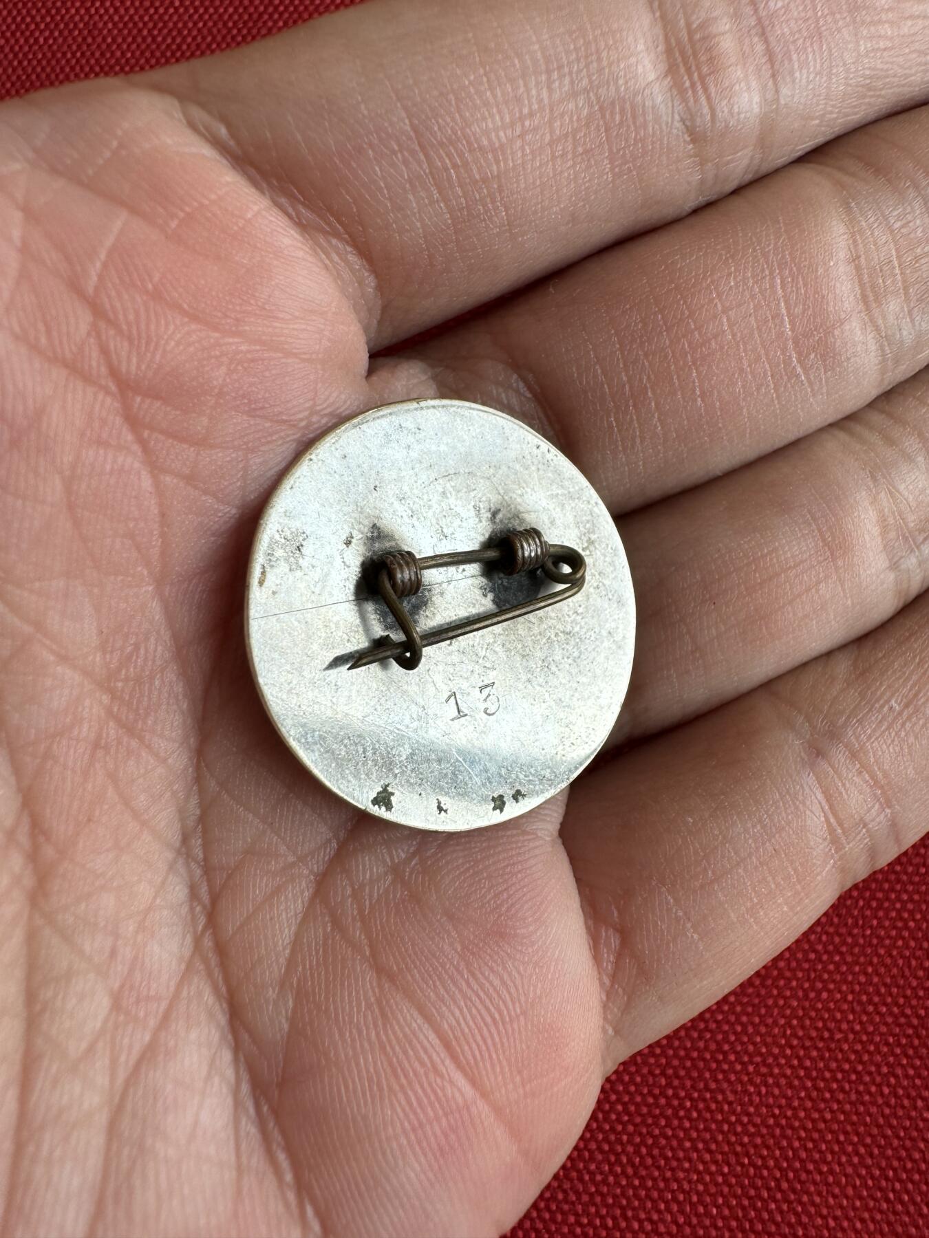 五哥徽章群   18号周三晚上八点4群联拍 铜章