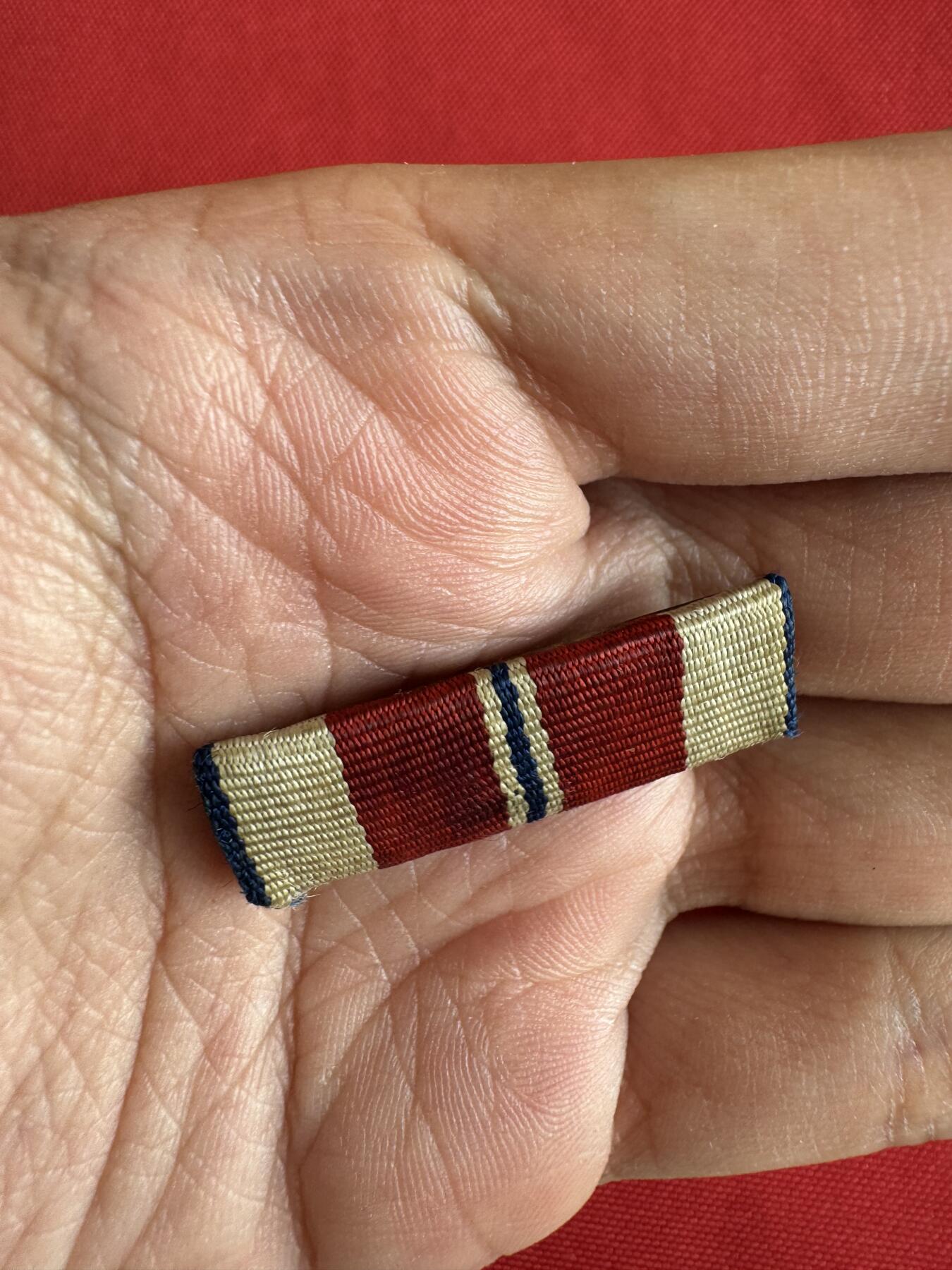 五哥徽章群   18号周三晚上八点4群联拍 银章一套