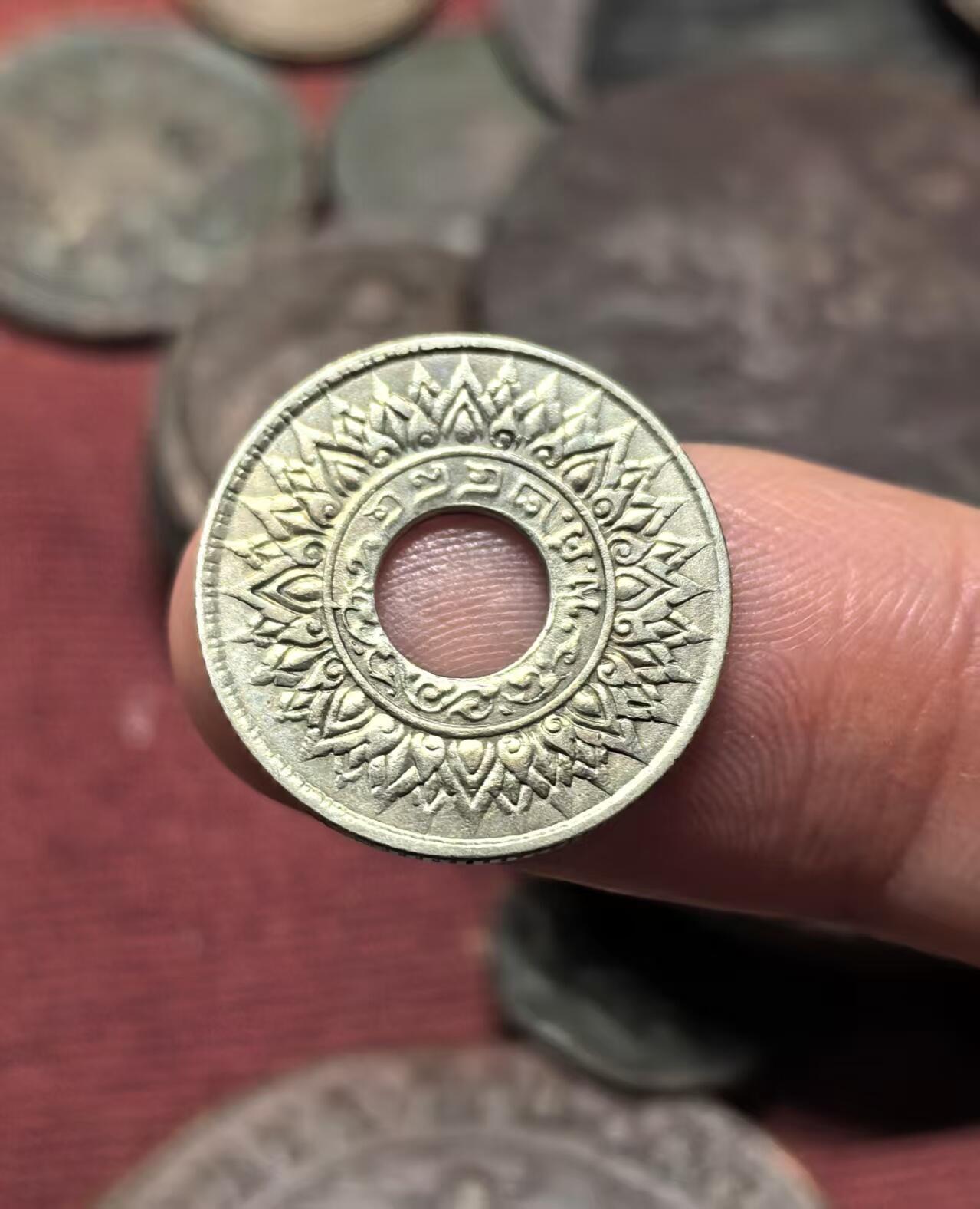 南宋泉阁俄币 外币 国币 专场第二十二期 【送拍无额外佣金】 泰国 1941年 拉玛八世 10萨当佛教主题银币 老包浆 原味好品