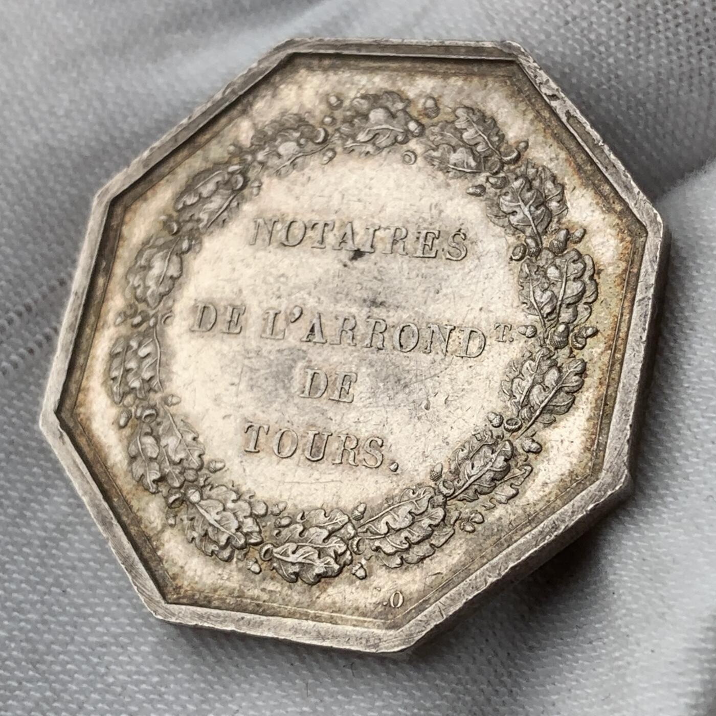 掌中浮雕-藏着的欧洲第055场 法国图尔公证人八角银章，31mm，13.2g