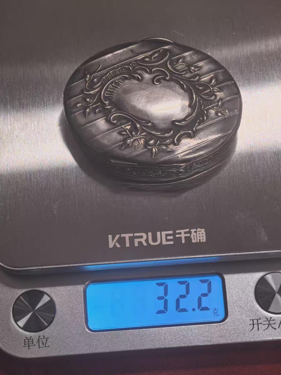 欧洲银章铜章、银币 欧洲银盒 镂空刻花工艺 银盒胭脂盒香盒32.2克