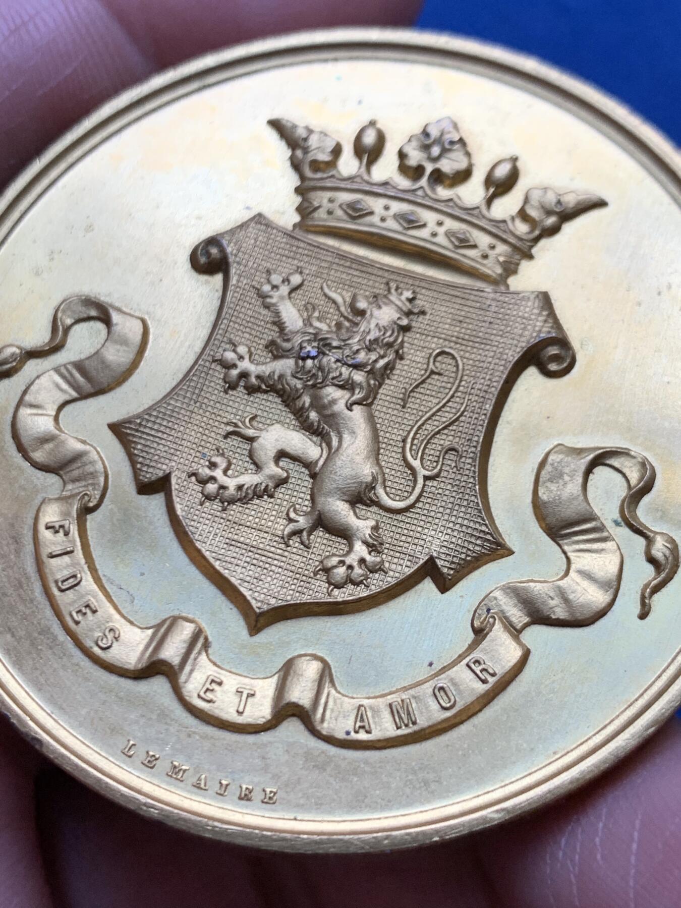 《竞宝斋》第471场 周日，周一，周二 3场连拍 （全场包邮）欢迎送拍 比利时1899年根特第九届联邦大会-消防员联合会纪念章 51.4克 50.2mm 细节见图