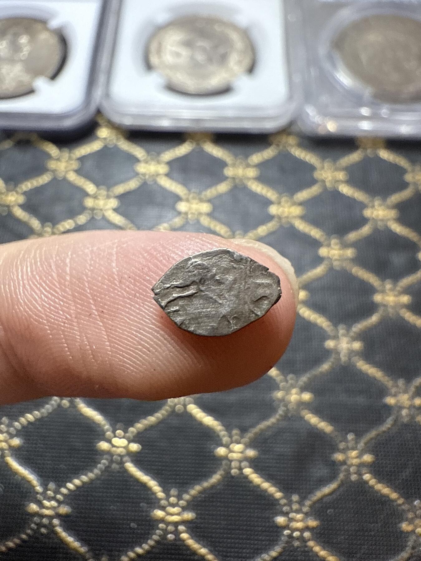 南宋泉阁俄币 外币 国币 专场第二十二期 【送拍无额外佣金】 沙俄 彼得一世 半戈比小银币 小样 0.3g左右 鱼鳞币 细节还行 老包浆通货好品