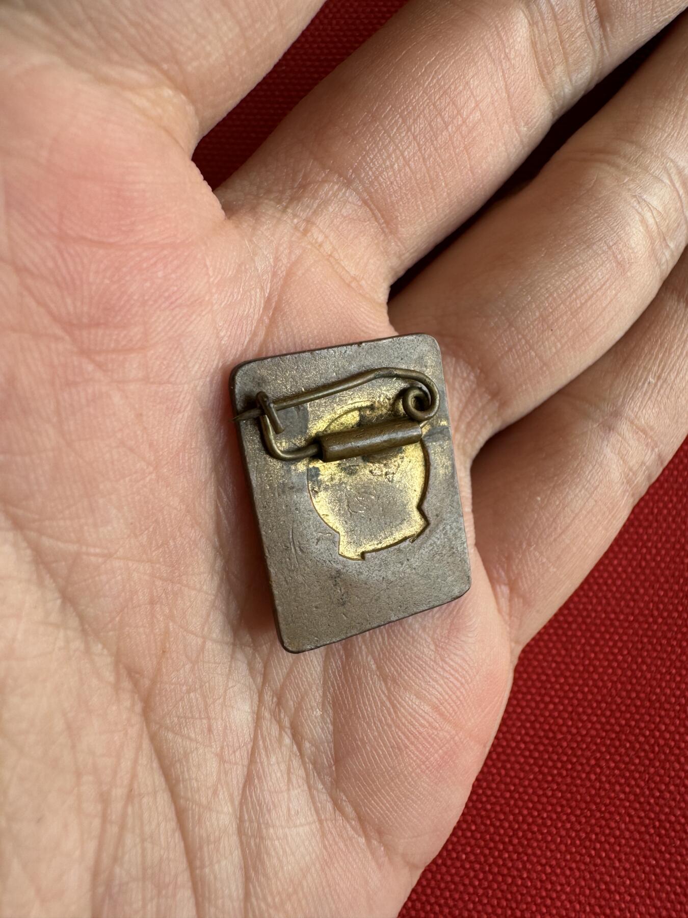 五哥徽章群   18号周三晚上八点4群联拍 铜章