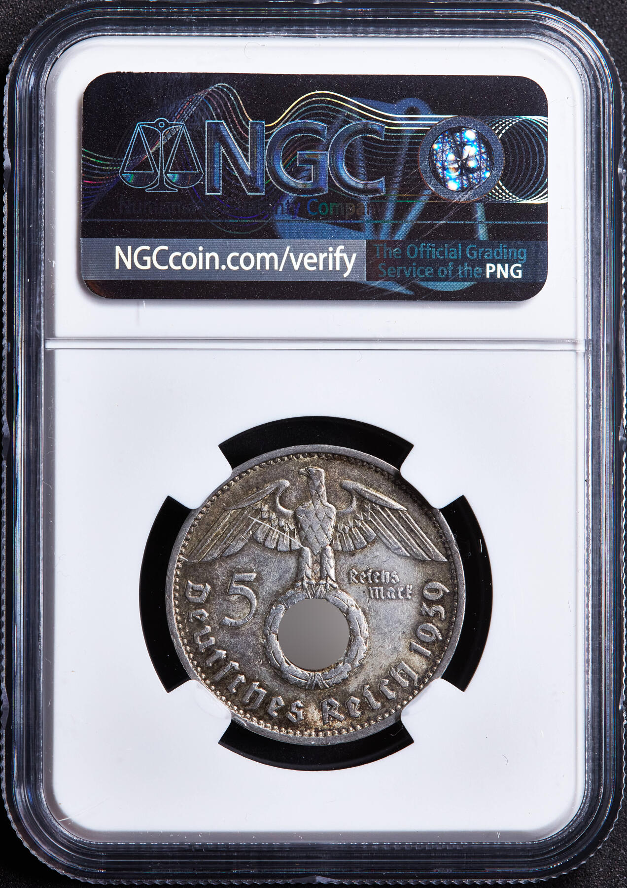 【俄甄集藏】2026年(049)03-18星期三 晚 19:30 全场包邮 德国第三帝国1939年F版兴登堡党徽5马克银币，NGC MS62，五彩环彩，原光品相，原图联系客服或官网查询