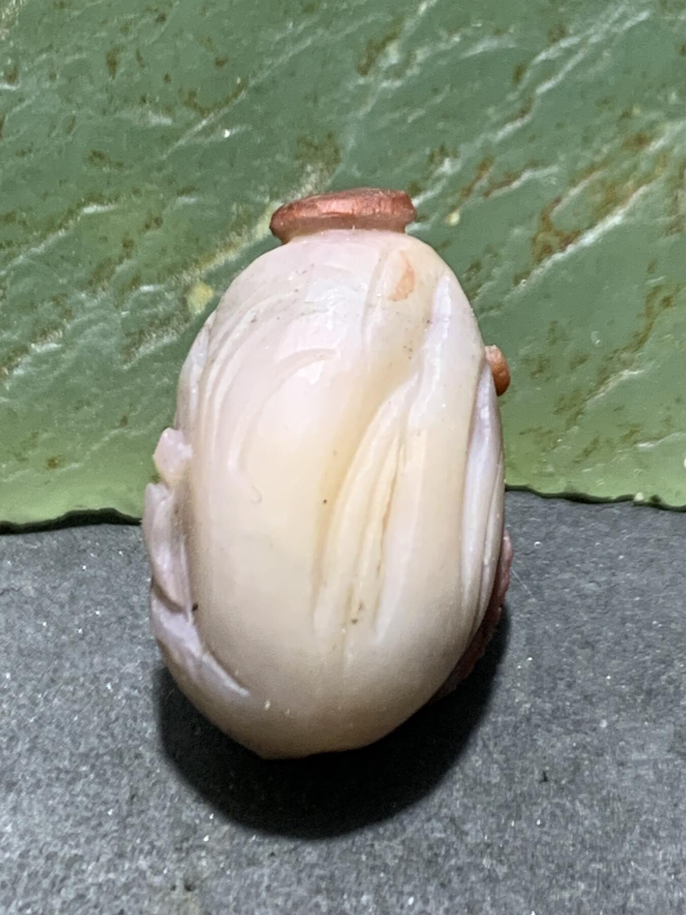 精美高玉化亚光盐源玛瑙手工雕刻山水珠一颗