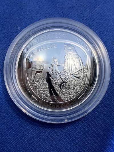 《竞宝斋》第471场 周日，周一，周二 3场连拍 （全场包邮）欢迎送拍 - 美国2019年1美元精制凹面银币 阿波罗11号50周年 999银26.73克 盒证全