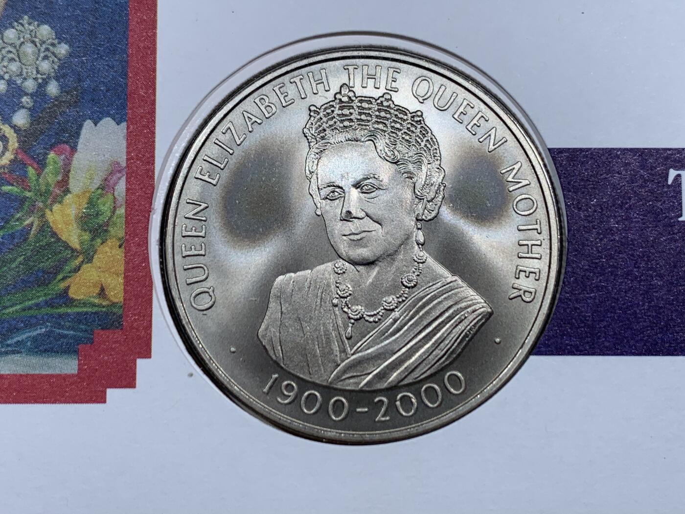 《竞宝斋》第471场 周日，周一，周二 3场连拍 （全场包邮）欢迎送拍 英属阿克松群岛2000年女王母亲100周岁50便士纪念币，邮币首日封编号0146