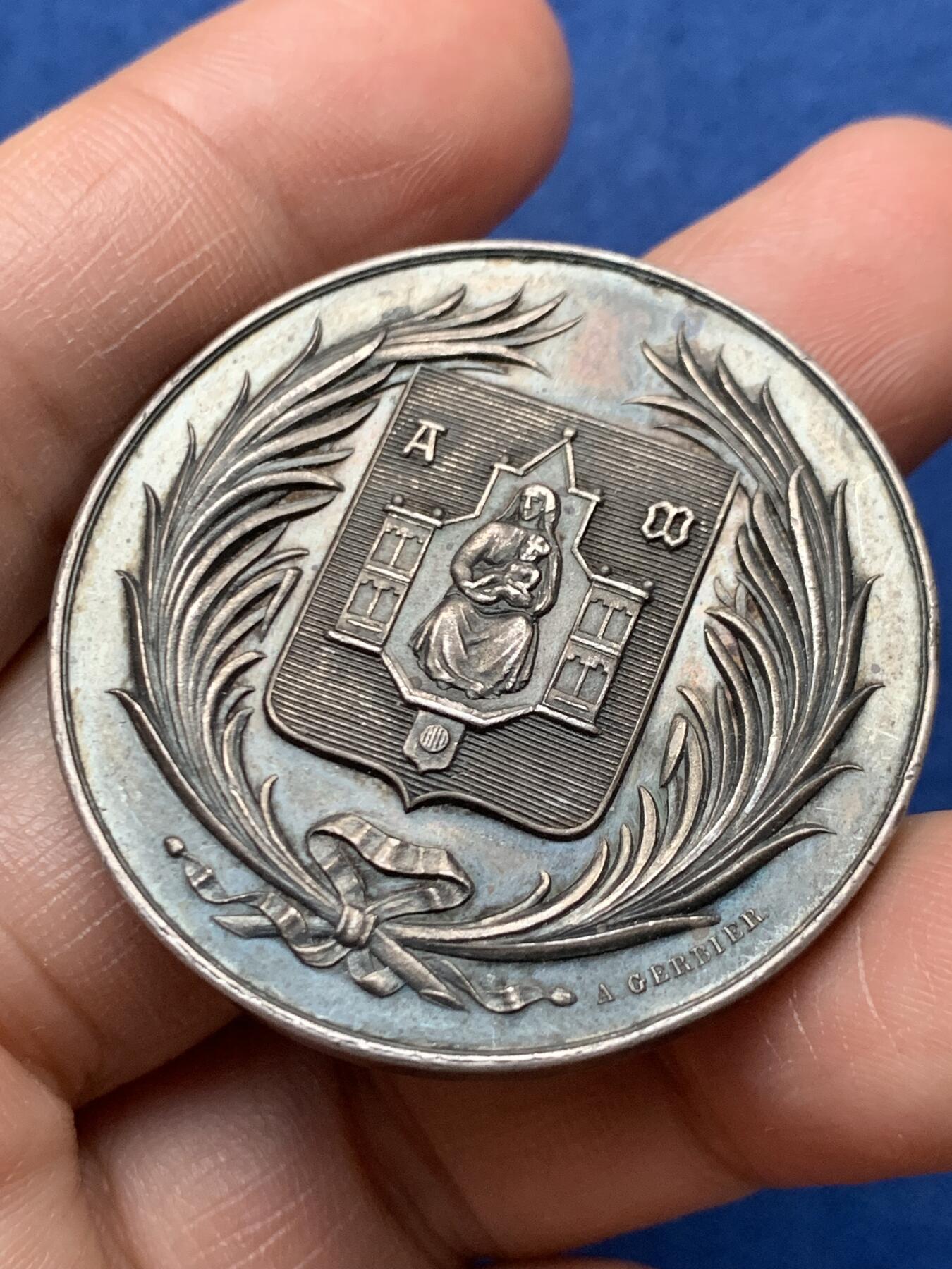 《竞宝斋》第472场 周日，周一，周二 3场连拍 （全场包邮）欢迎送拍 法国蒙彼利埃国立音乐学院银章，39.65g，40.8mm，丰饶角边铭