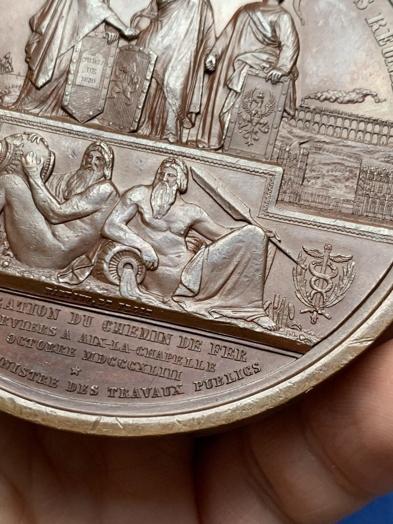 《竞宝斋》第472场 周日，周一，周二 3场连拍 （全场包邮）欢迎送拍 比利时1843年利奥波德一世头像亚琛至韦尔维耶铁路开通纪念铜章，超高浮雕，236.5g，72mm