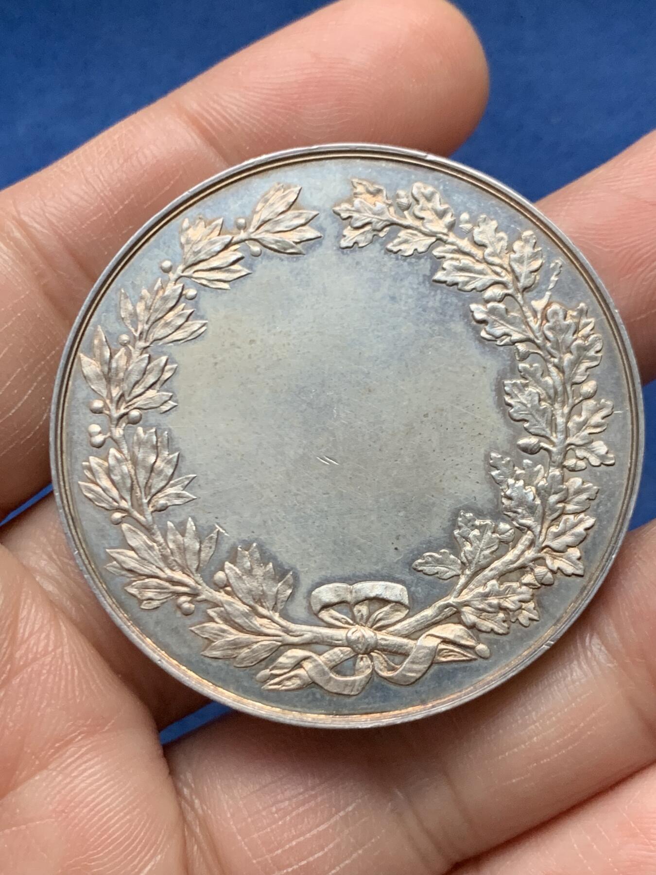 《竞宝斋》第472场 周日，周一，周二 3场连拍 （全场包邮）欢迎送拍 瑞士表彰工业和美术银质奖章，40.15g，45.4mm，侧面：L. FURET