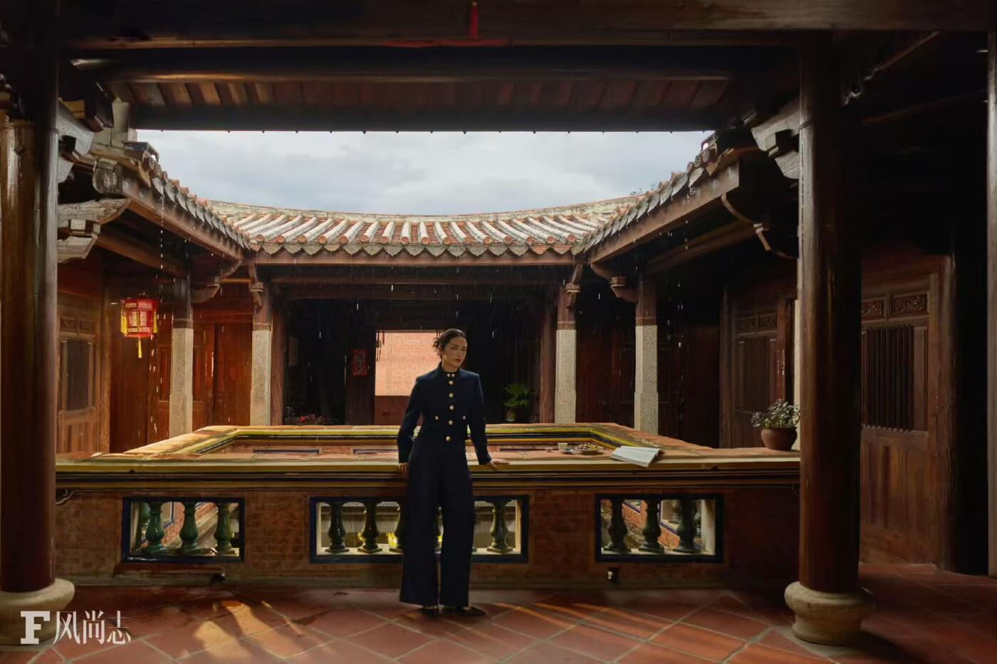 零元拍：这怎么姚晨离婚就问有没有姚晨签名，人家只是离婚又不是不给签名了[捂脸]只有一张姚晨亲签家乡泉州簪花纪念卡，来拍吧！