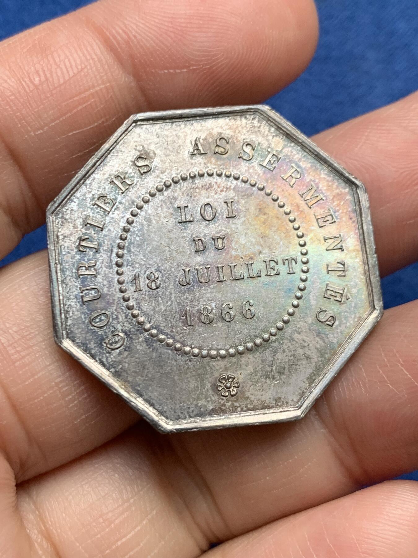 《竞宝斋》第472场 周日，周一，周二 3场连拍 （全场包邮）欢迎送拍 法国巴黎股票证券交易所八角银质代币，交易所前的财神墨丘利，17.06g，33.3mm，蜜蜂边铭