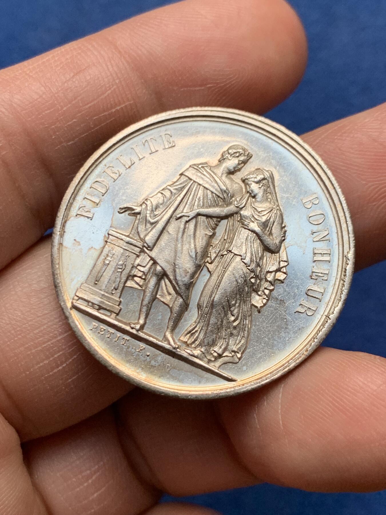 《竞宝斋》第472场 周日，周一，周二 3场连拍 （全场包邮）欢迎送拍 法国婚姻与爱情纪念银章，15.55g，33.6mm，蜜蜂边铭