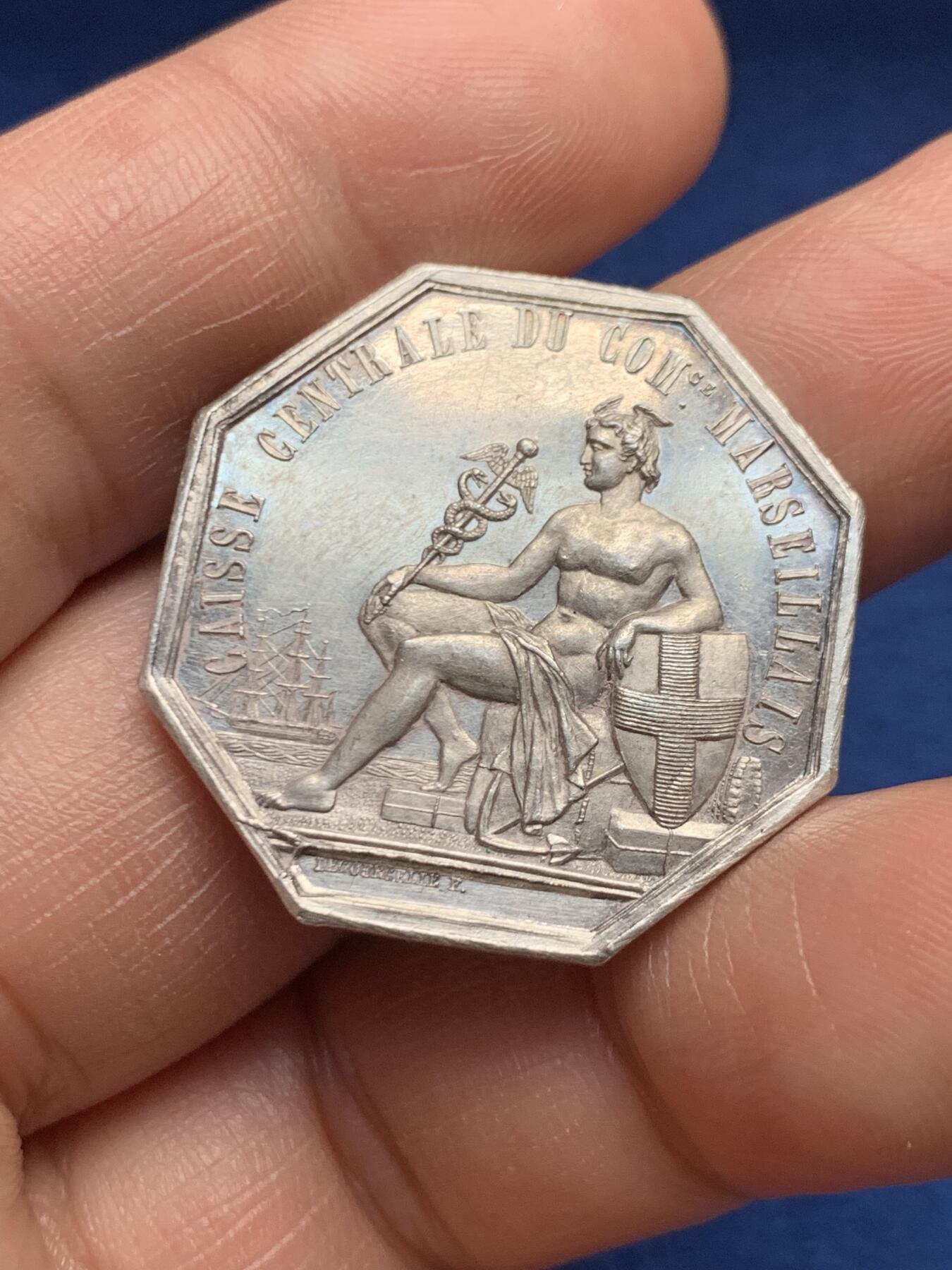 《竞宝斋》第472场 周日，周一，周二 3场连拍 （全场包邮）欢迎送拍 法国八角银质jeton，马赛中央银行，首见品种，12.18g，30mm，手指边铭