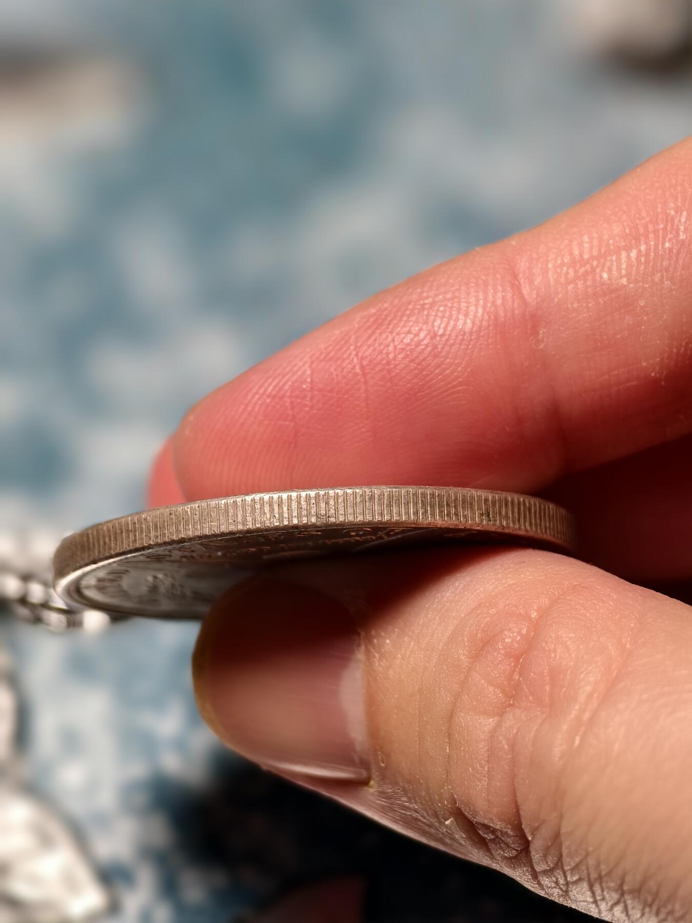 抚柳草堂-第十七期章牌钱币  奖章勋章限时免佣 满百包邮 放漏专场 1921美国摩根1美元大银币 重26.8g 状态非常好底板丝滑压力十足细节也很棒 几乎没有磨损