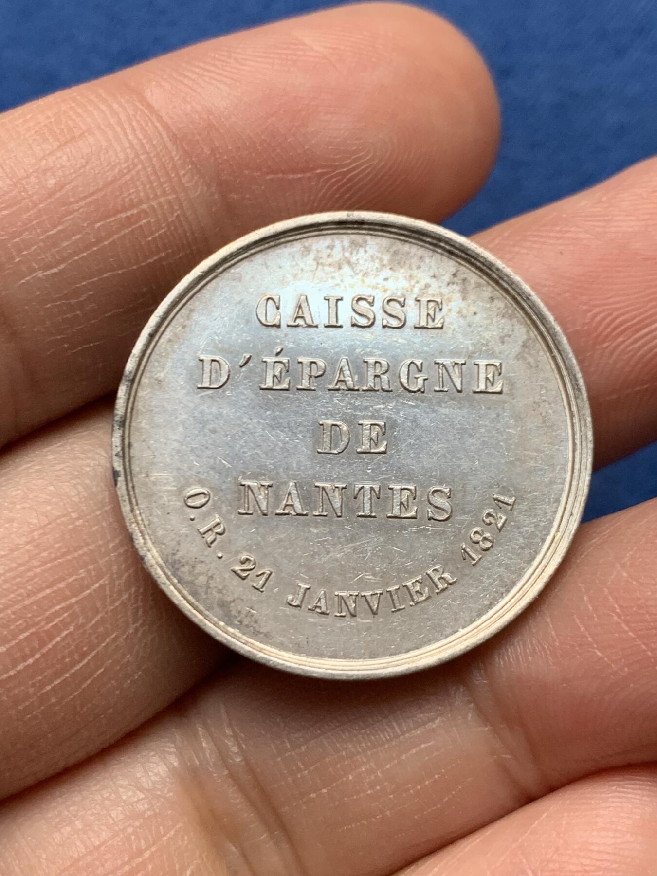《竞宝斋》第472场 周日，周一，周二 3场连拍 （全场包邮）欢迎送拍 法国南特储蓄银行银质代币，8.97g，28.8mm，手指边铭