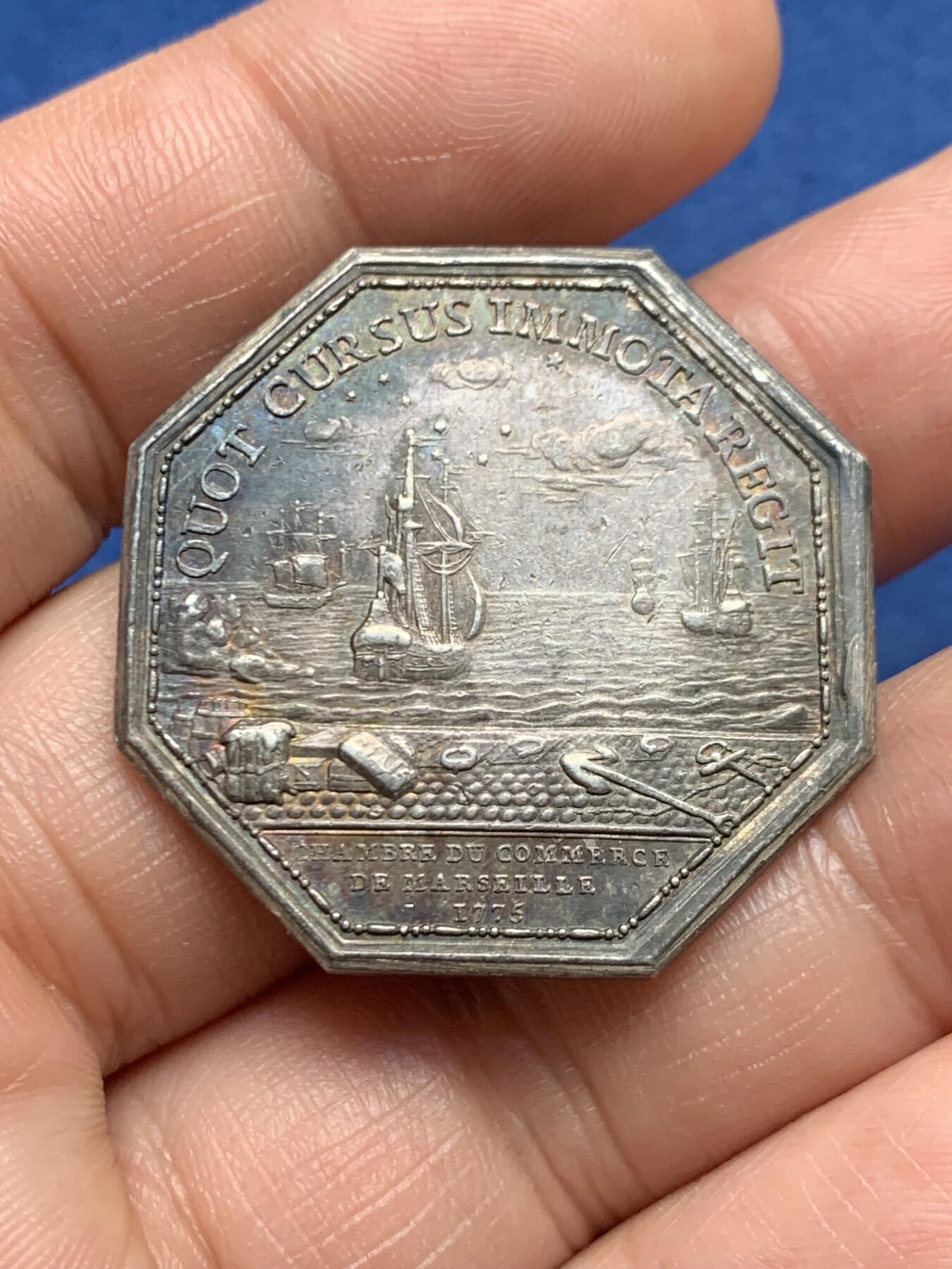 《竞宝斋》第472场 周日，周一，周二 3场连拍 （全场包邮）欢迎送拍 法国八角银质代币，路易十六头像马赛商会，16.92g，33.8mm，早期无边铭