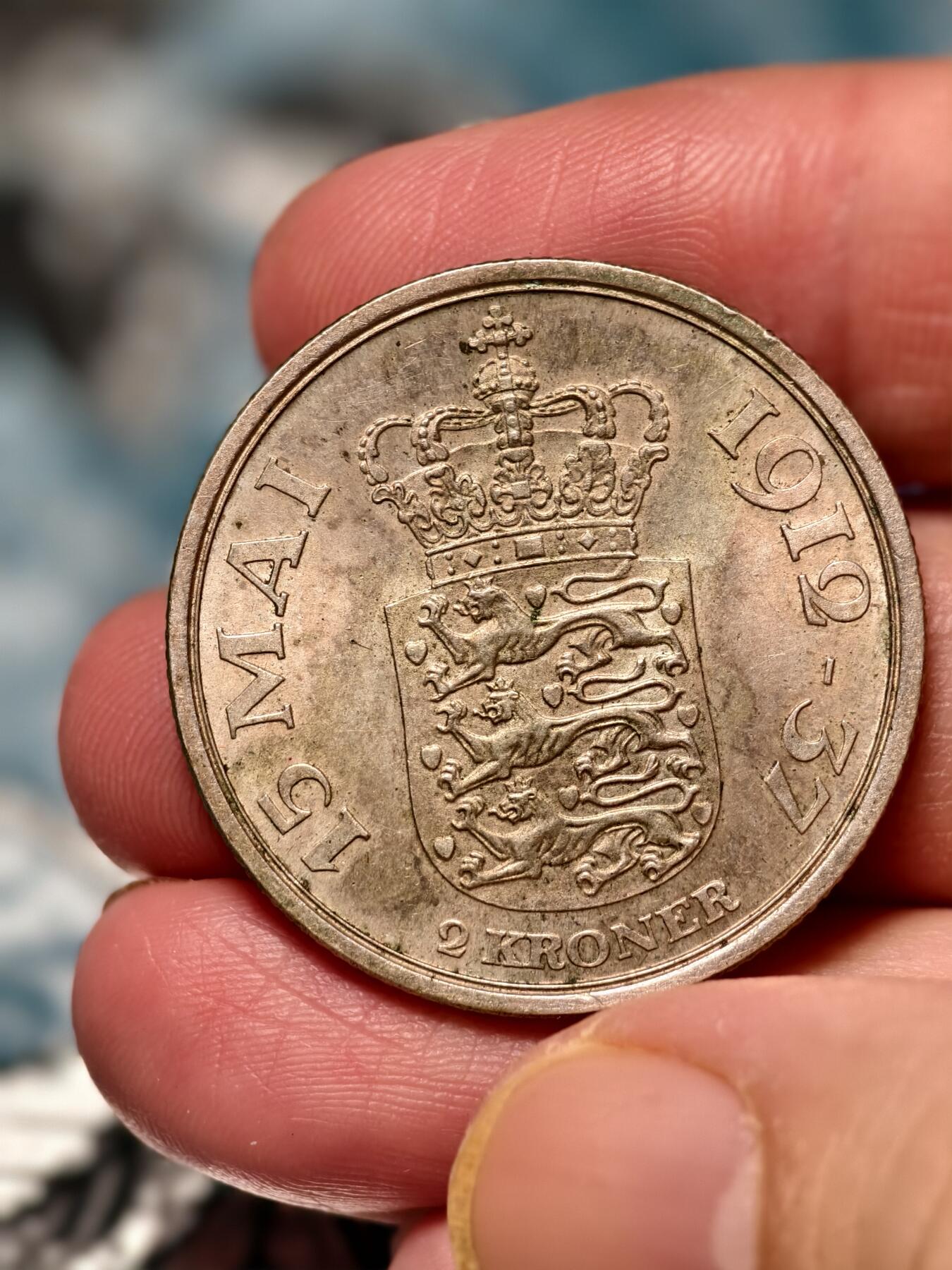 抚柳草堂-第十七期章牌钱币  奖章勋章限时免佣 满百包邮 放漏专场 1937丹麦克里斯蒂安十世在位25周年纪念2克朗银币 重15.1g  原味自然老包浆 观感舒适