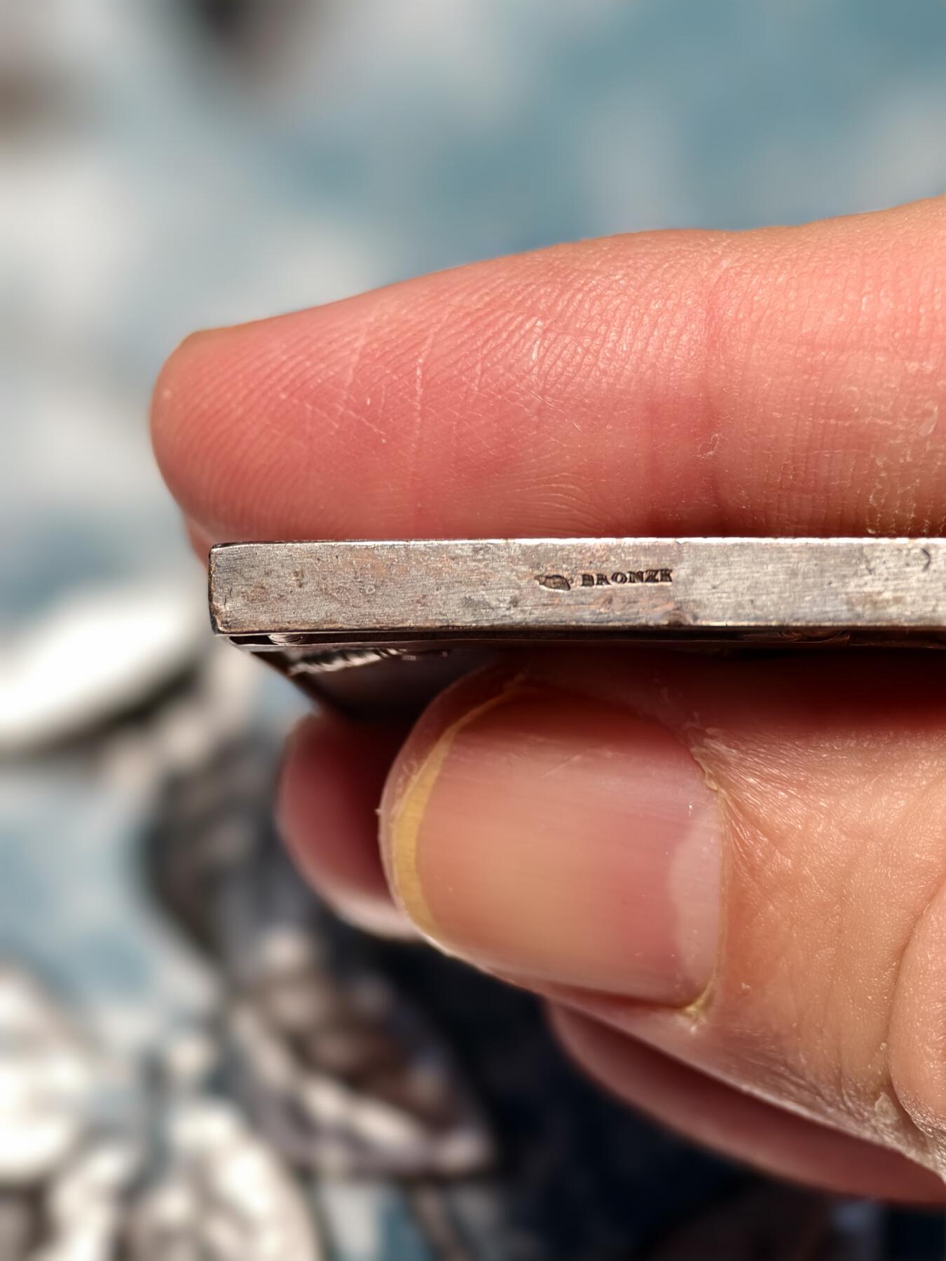 抚柳草堂-第十七期章牌钱币  奖章勋章限时免佣 满百包邮 放漏专场 19世纪末-20世纪初法国鲁贝商会正方形镀银铜章 33.5g 34.8mm边铭丰饶角 非常独特的一枚