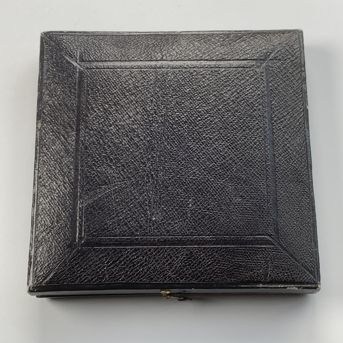 掌中浮雕-藏着的欧洲第055场 1873年伦敦年度国际艺术与发明展览会铜章，70mm，J. E. Boehm and G. T. Morgan雕刻，原盒