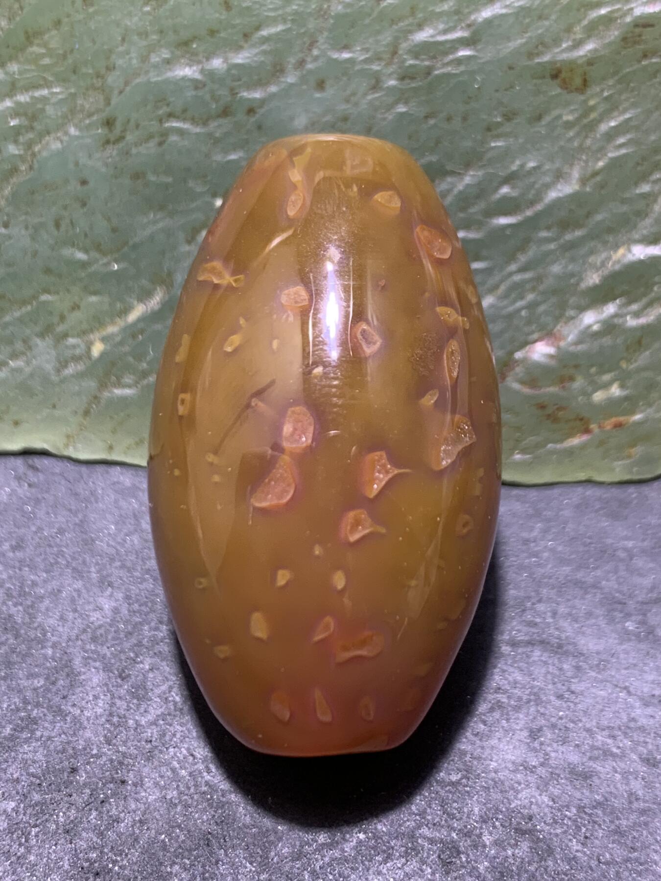 精美冻料冰飘战国红玛瑙随形大桶珠一颗！