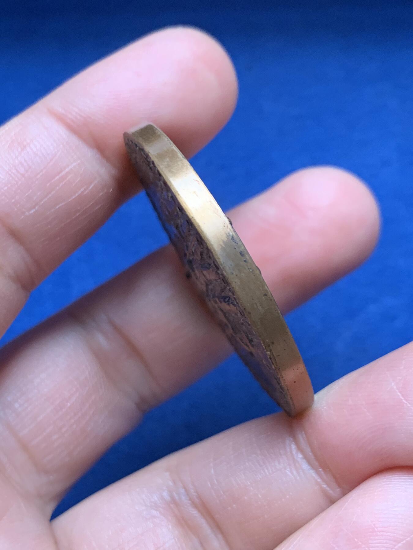 《竞宝斋》第472场 周日，周一，周二 3场连拍 （全场包邮）欢迎送拍 意大利抵抗运动与解放40周年纪念铜章，发行于1985年，用于纪念1945年二战胜利后意大利从法西斯统治下解放。34.95克，40mm。