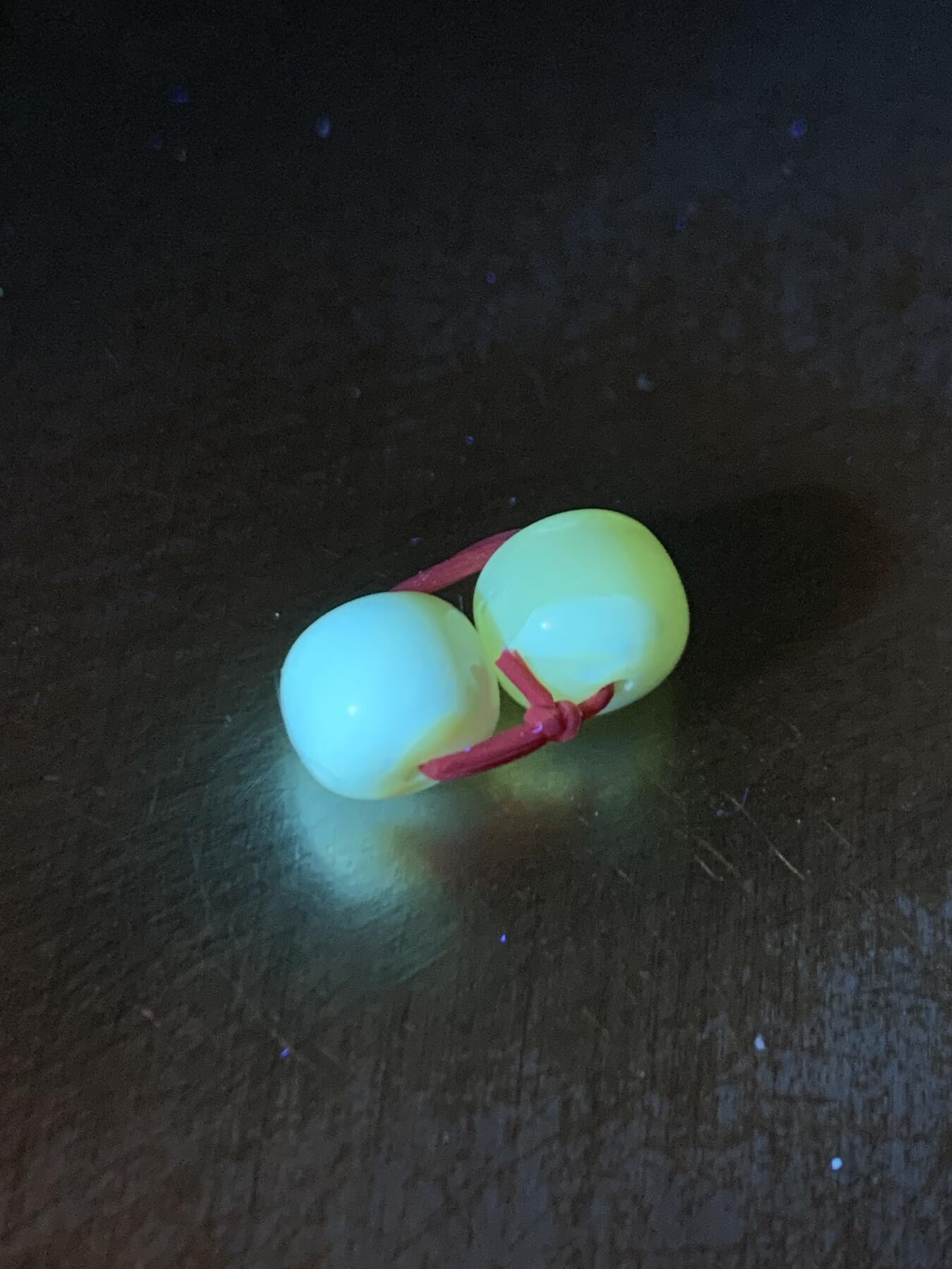 天然俄料原矿蜜蜡小尺寸老形桶珠腰珠两颗，