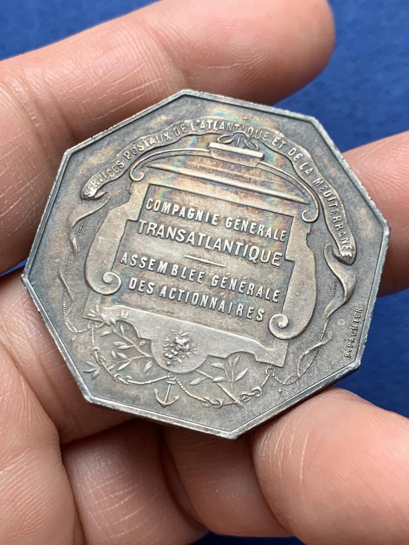 《竞宝斋》第472场 周日，周一，周二 3场连拍 （全场包邮）欢迎送拍 法国跨大西洋邮政八角银质代币，27.35g，38.5mm，丰饶角边铭