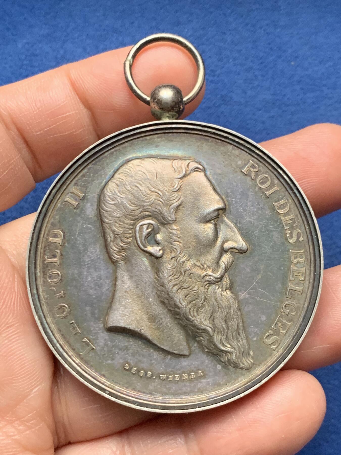 《竞宝斋》第472场 周日，周一，周二 3场连拍 （全场包邮）欢迎送拍 比利时1907年利奥波德二世梅赫伦音乐学院银章，50.00g，51.1mm，高边