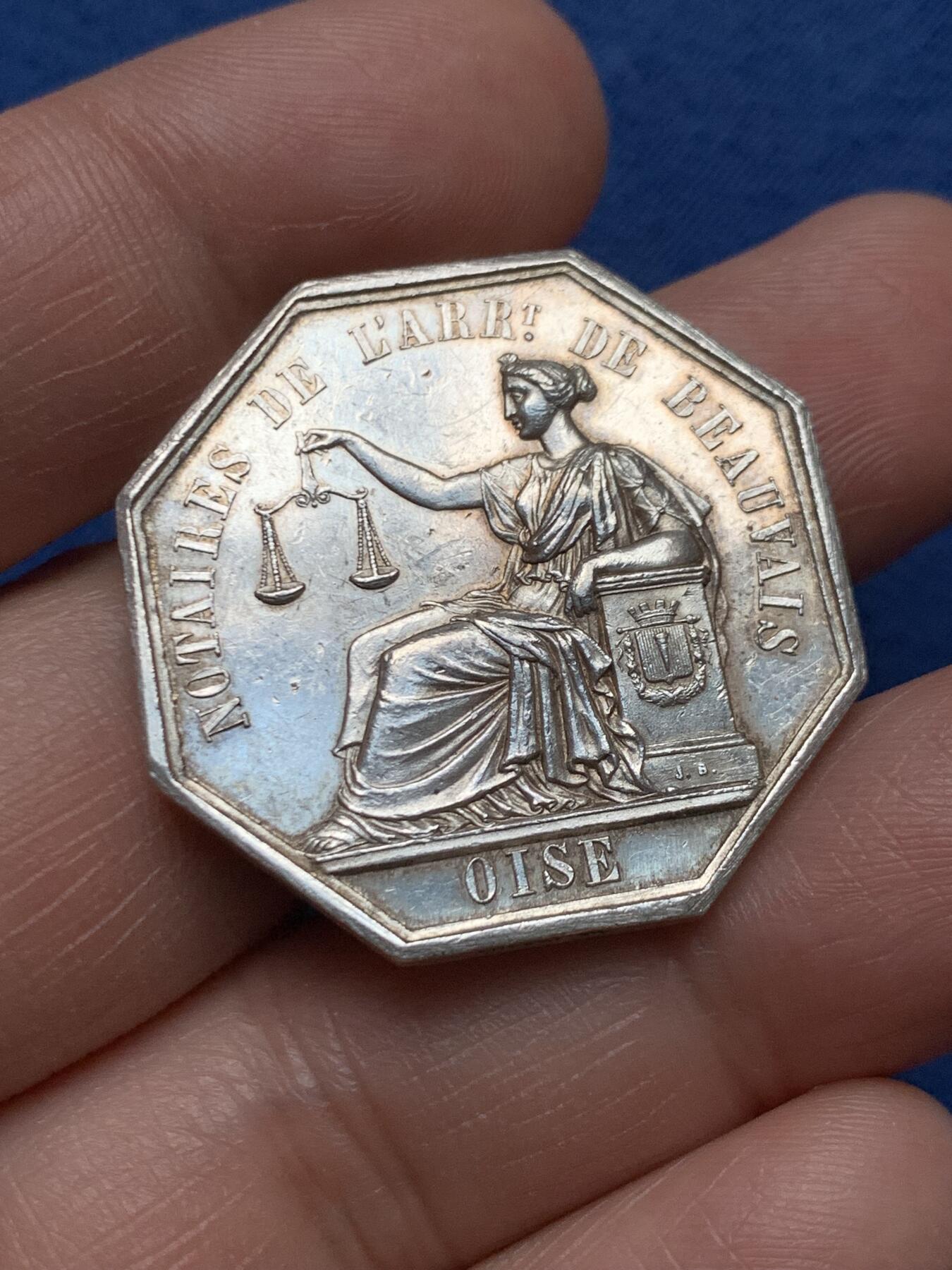 《竞宝斋》第472场 周日，周一，周二 3场连拍 （全场包邮）欢迎送拍 法国博韦公证人八角银质代币，14.15g，31.9mm，丰饶角边铭