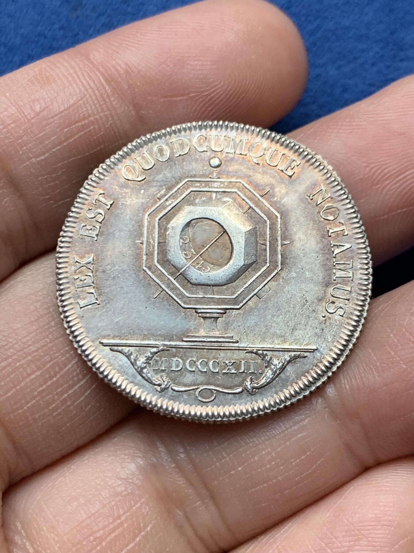 《竞宝斋》第472场 周日，周一，周二 3场连拍 （全场包邮）欢迎送拍 法国1812年里昂公证人银质代币，12.28g，32.6mm，早期无边铭