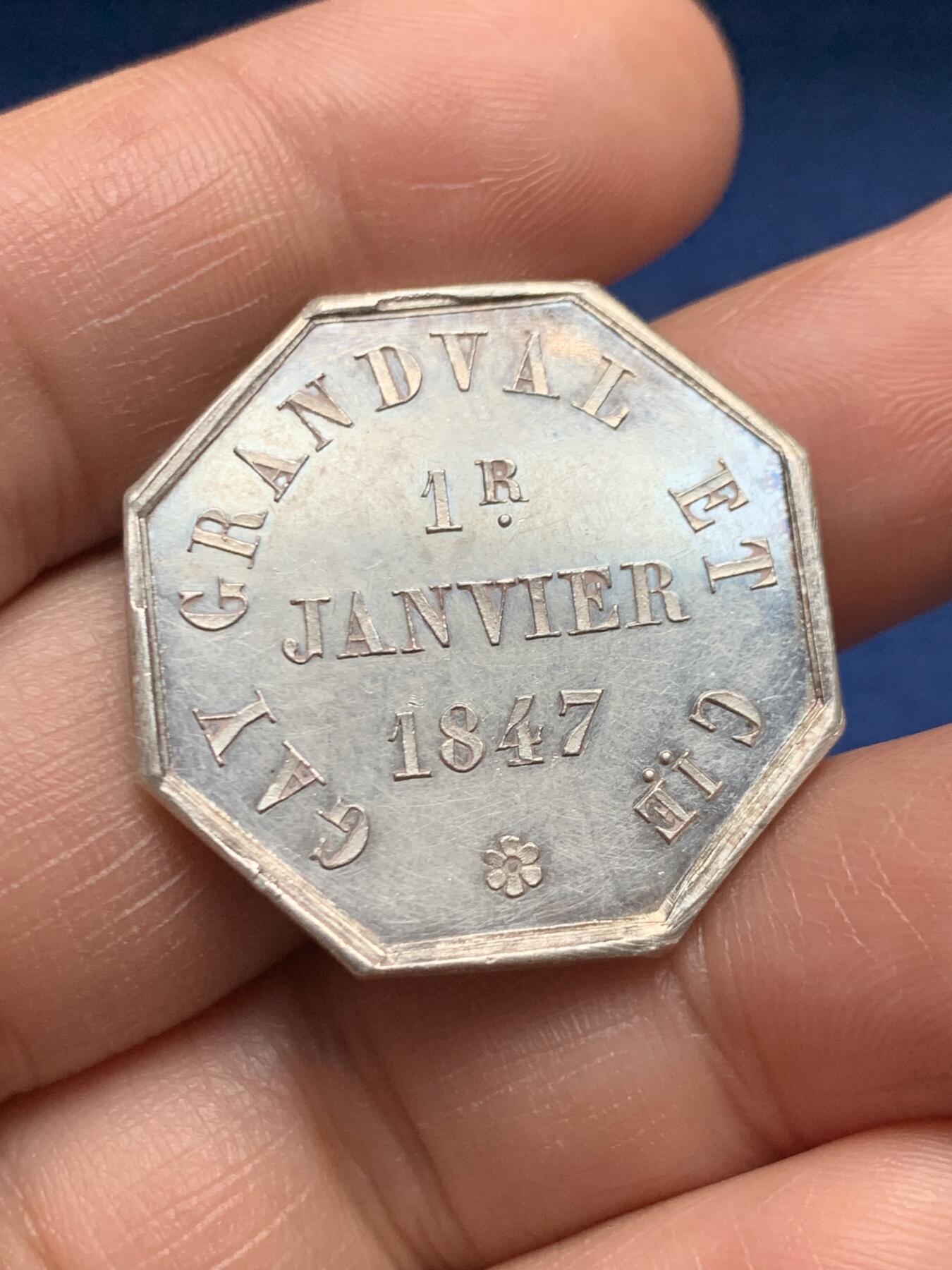 《竞宝斋》第472场 周日，周一，周二 3场连拍 （全场包邮）欢迎送拍 法国八角银质jeton，马赛中央银行，首见品种，12.18g，30mm，手指边铭