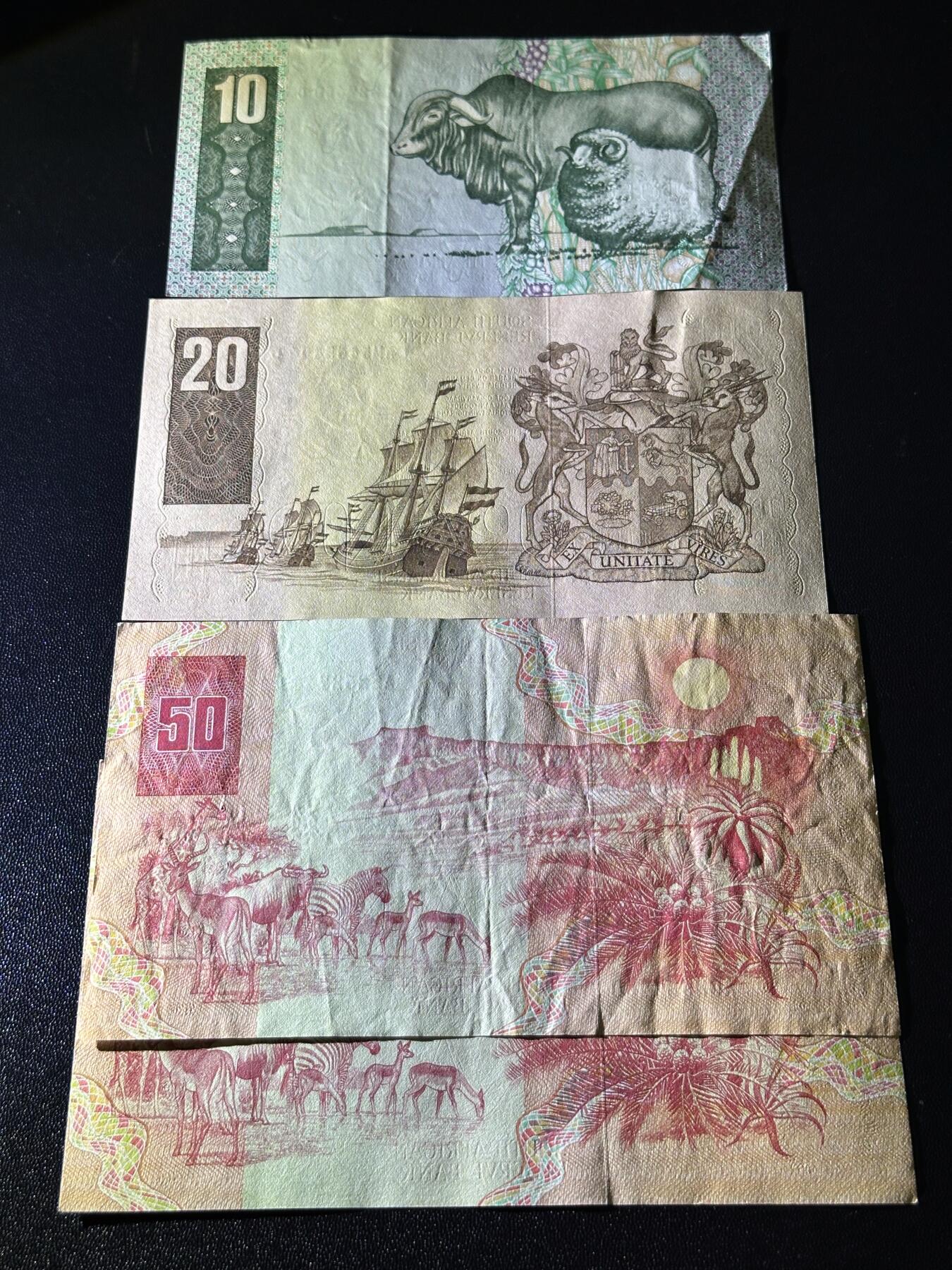 《外钞收藏家》第六百一十九期（精品场）（长期征集拍品、欢迎藏友们联系合作） 南非10、20、50兰特 四张一起 非全新 品相如图