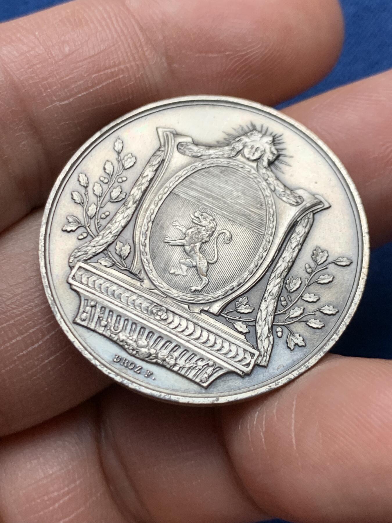 《竞宝斋》第472场 周日，周一，周二 3场连拍 （全场包邮）欢迎送拍 法国里昂股票经纪公司银质代币，14.5g，31.6mm，丰饶角1argent边铭