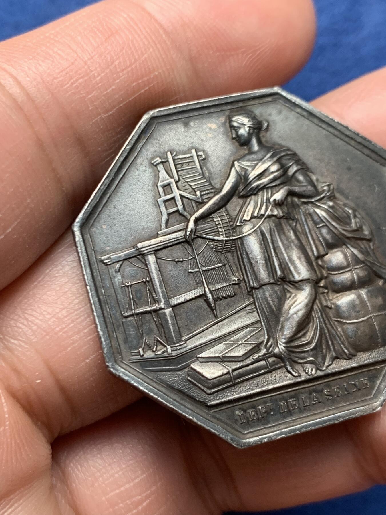 《竞宝斋》第472场 周日，周一，周二 3场连拍 （全场包邮）欢迎送拍 法国塞纳河纺织协会八角银质代币，19.10g，35.3mm，丰饶角1argent边铭