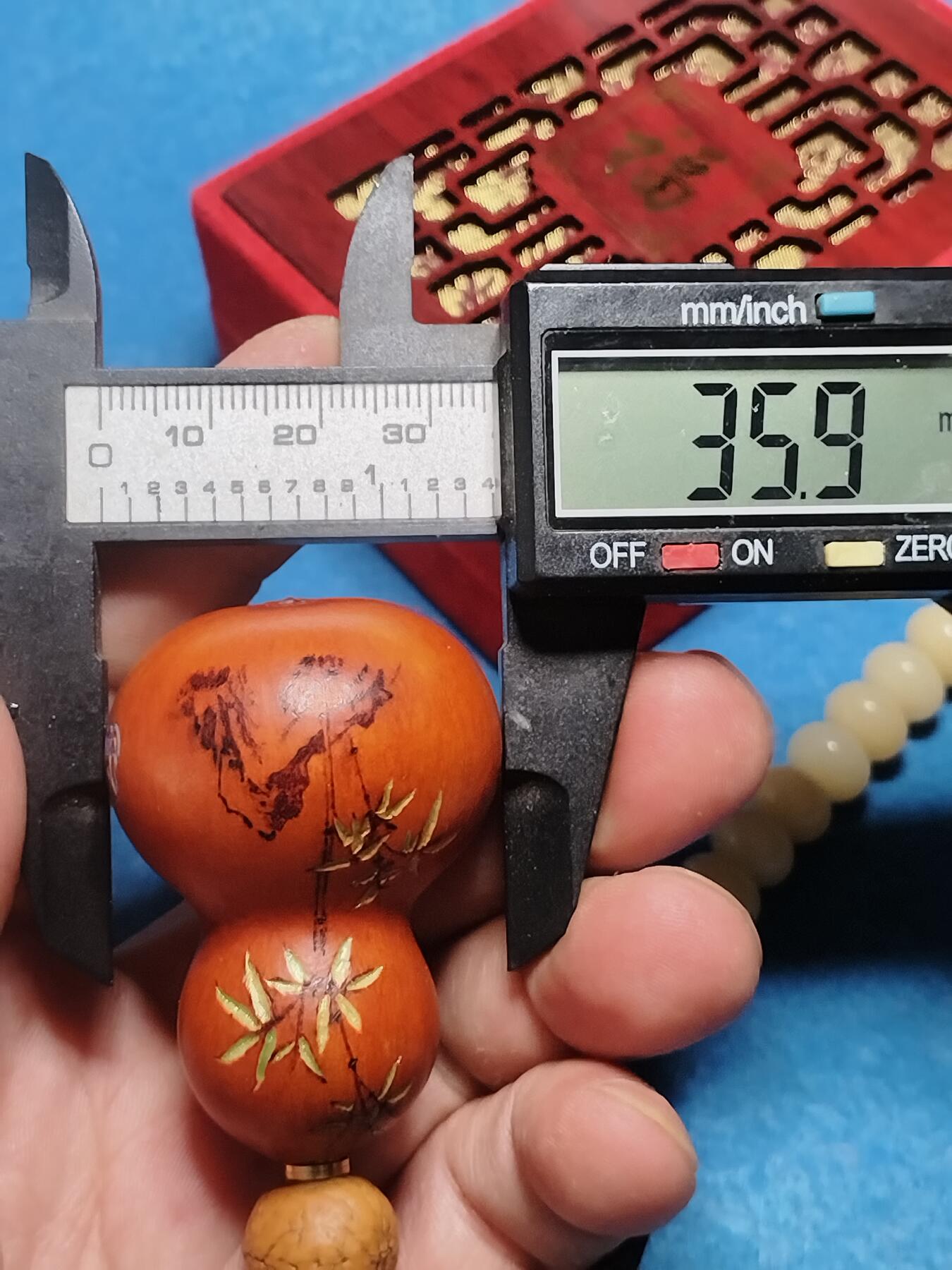 竹石清音 荧光彩绘葫芦 古钱币吉祥挂件