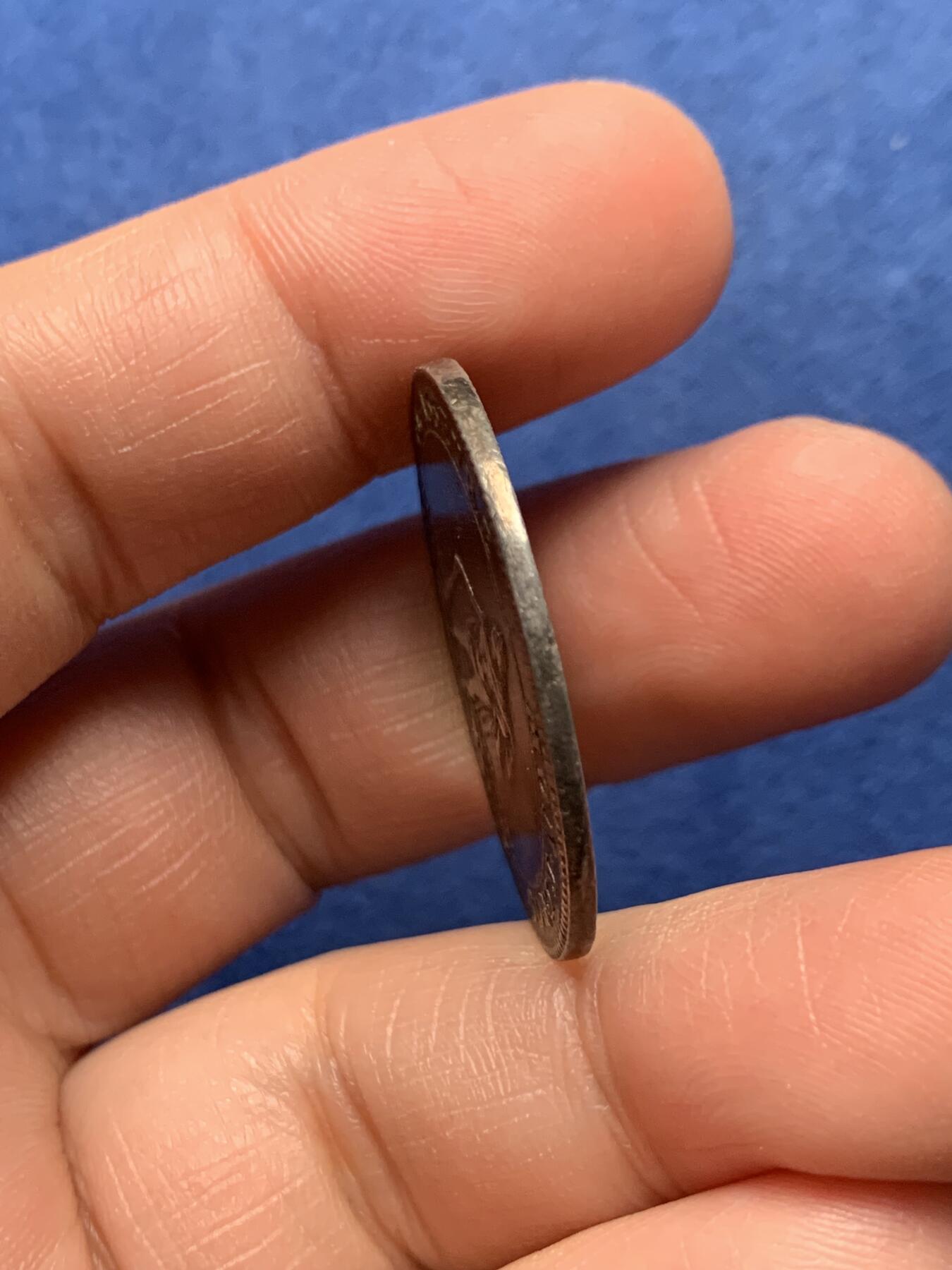 《竞宝斋》第472场 周日，周一，周二 3场连拍 （全场包邮）欢迎送拍 法国1688年勃艮第恢复和平银质代币，11.26g，30.3mm