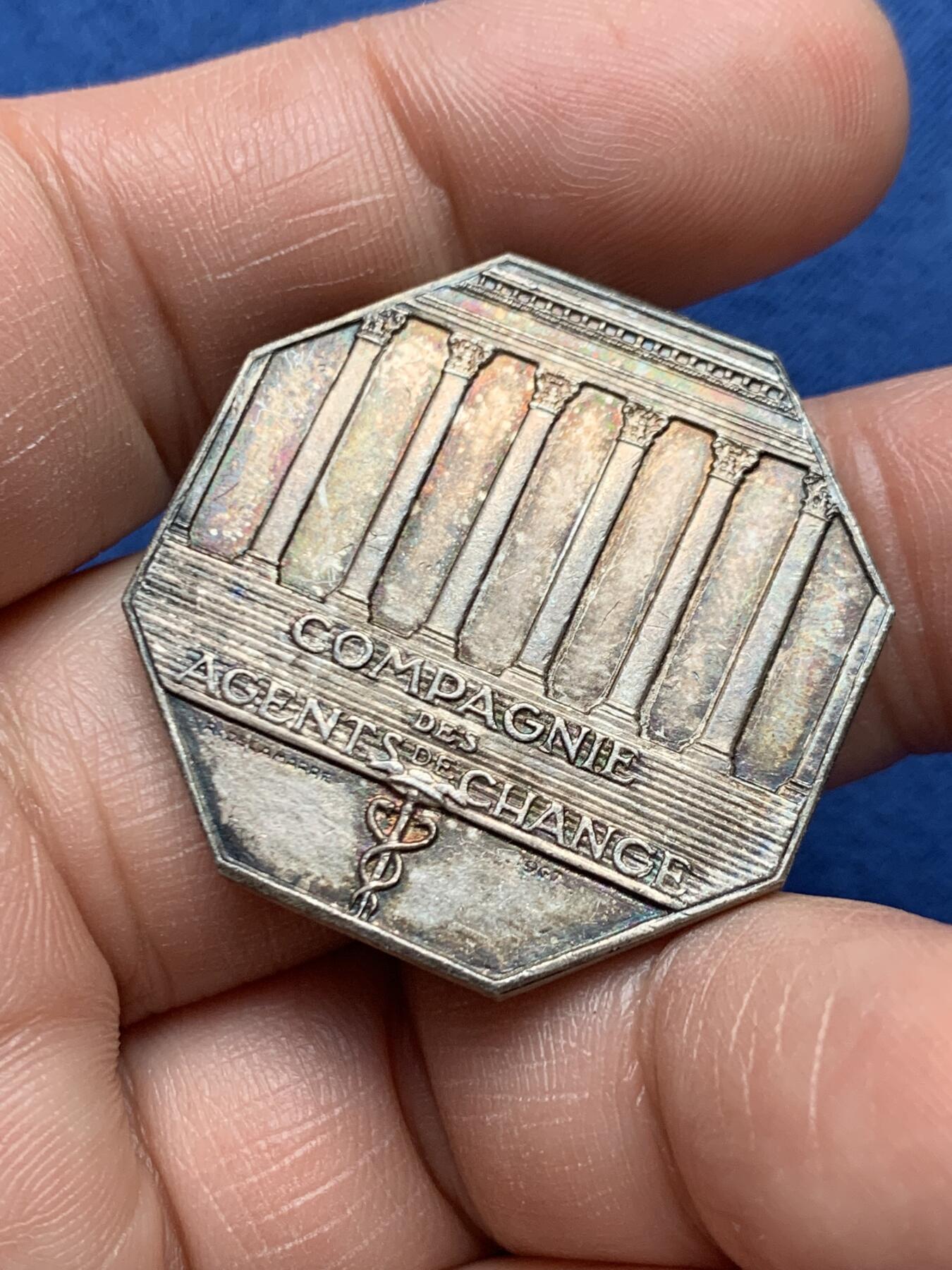 《竞宝斋》第472场 周日，周一，周二 3场连拍 （全场包邮）欢迎送拍 法国八角银质代币，昂热市股票证券交易所，21.66g，32.2mm，丰饶角1边铭，含银95%