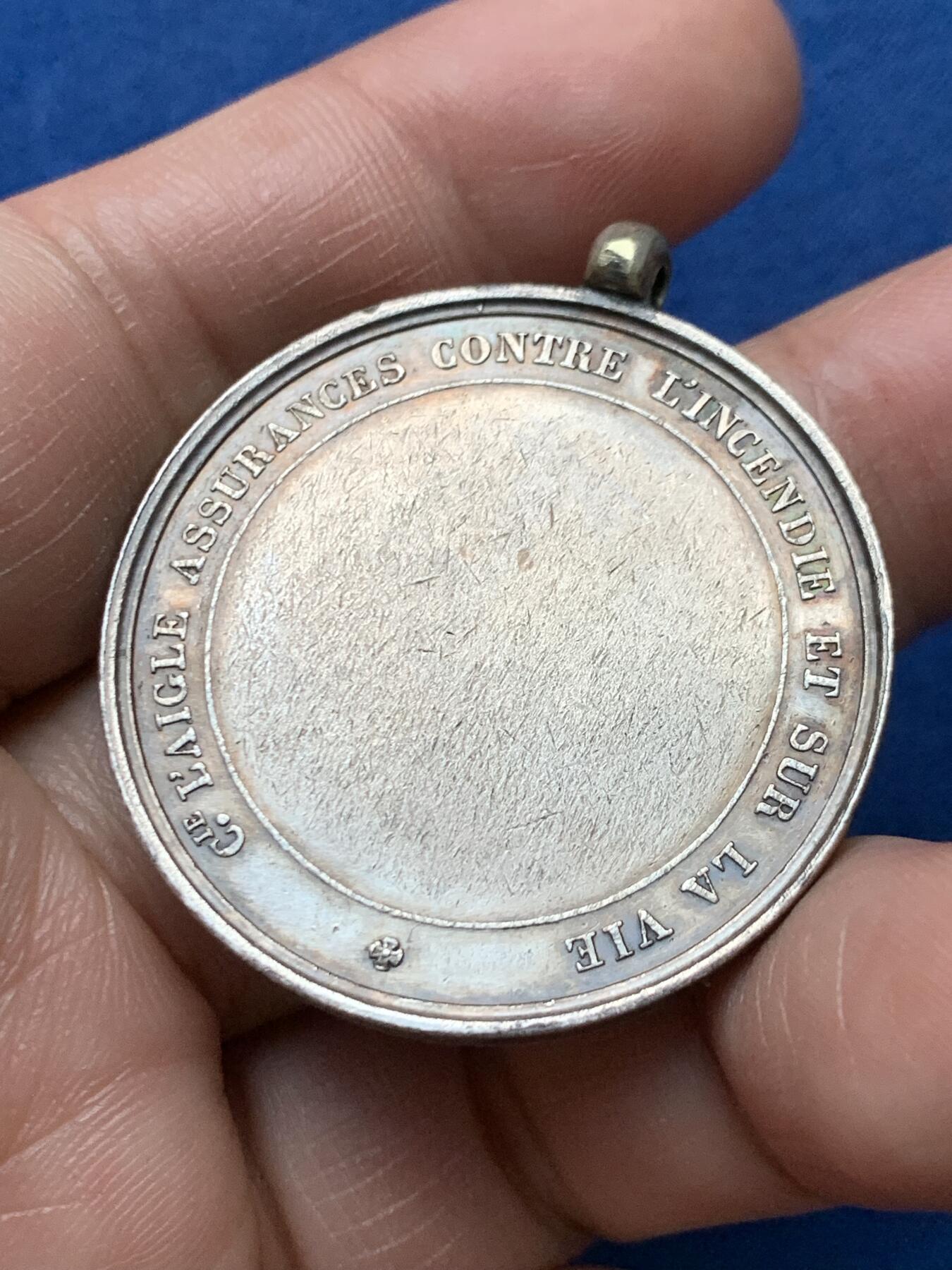 《竞宝斋》第472场 周日，周一，周二 3场连拍 （全场包邮）欢迎送拍 法国雄鹰火灾保险公司银章，23.96g，38mm，手指边铭