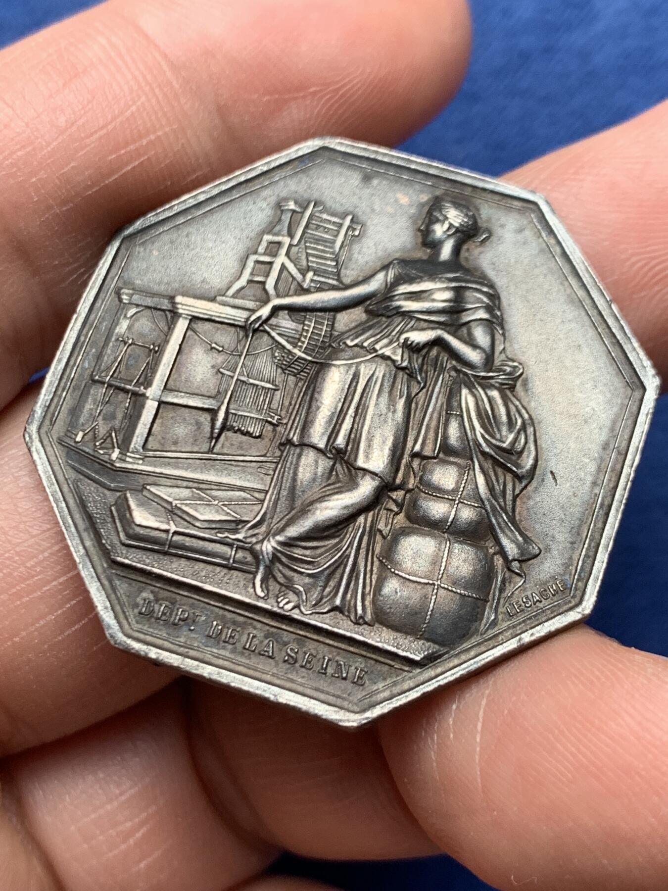 《竞宝斋》第472场 周日，周一，周二 3场连拍 （全场包邮）欢迎送拍 法国塞纳河纺织协会八角银质代币，19.10g，35.3mm，丰饶角1argent边铭