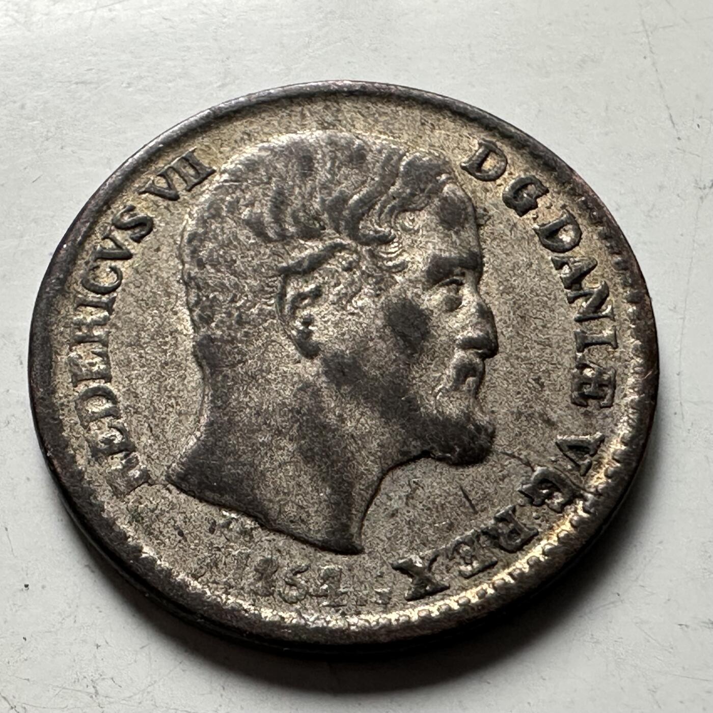 🌹外币初藏🌹🐯2026年第30场   每周二四六晚8️⃣点 接代拍 丹麦1854年 弗雷德里克七世 4斯基林 银币 40%银 3.4克 21毫米