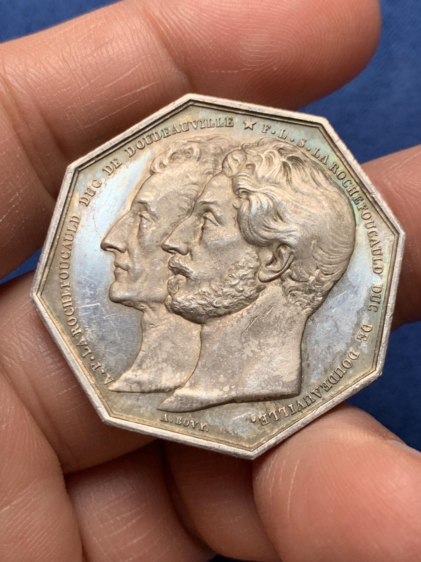 《竞宝斋》第472场 周日，周一，周二 3场连拍 （全场包邮）欢迎送拍 法国八角银章，康科德保险公司，拉罗什福科杜多维尔公爵两兄弟，19.5g，35.3mm，船锚边铭（1842-1845）