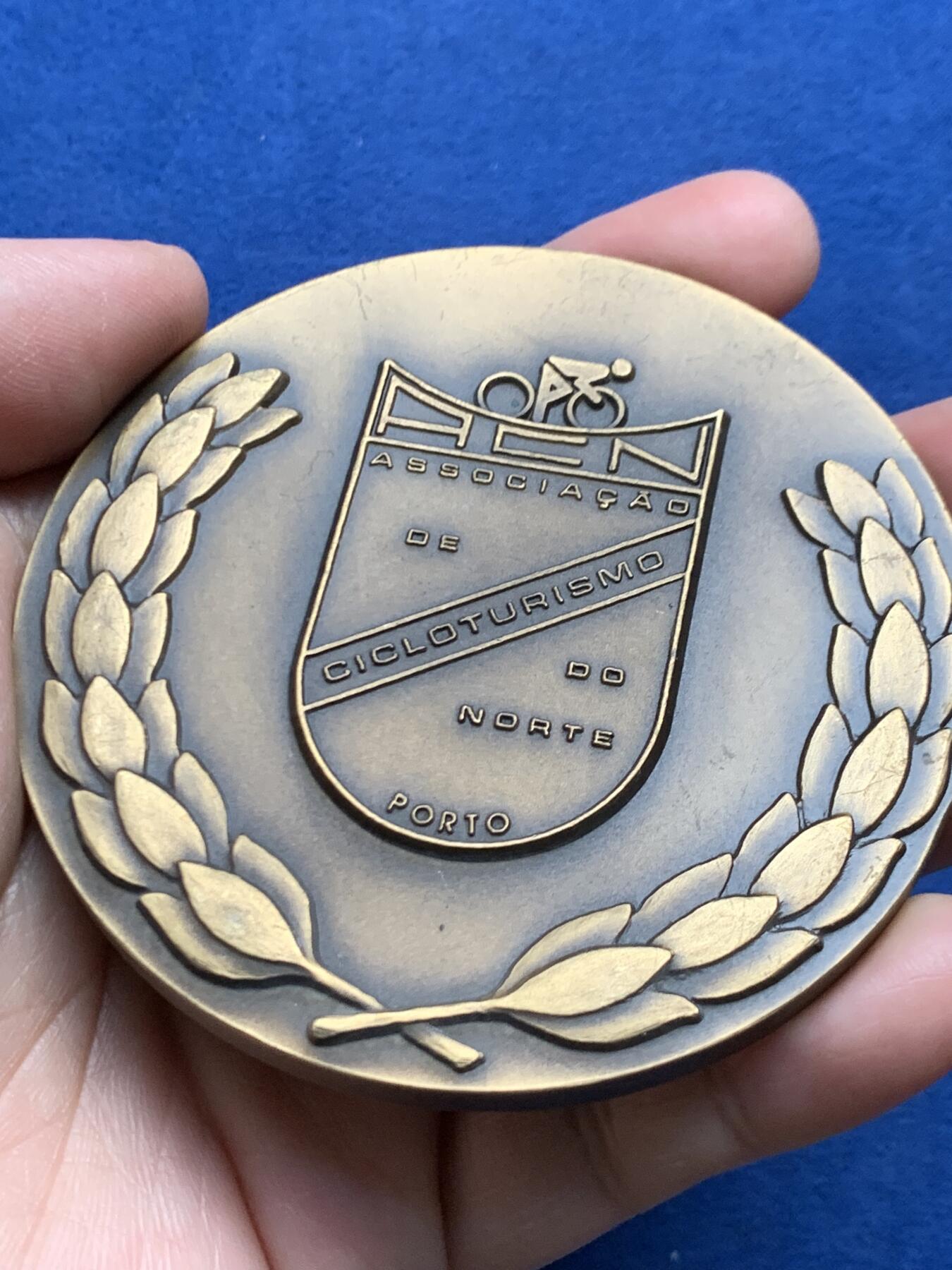 《竞宝斋》第472场 周日，周一，周二 3场连拍 （全场包邮）欢迎送拍 葡萄牙1996波尔图自行车大赛铜章，79.8mm，206g