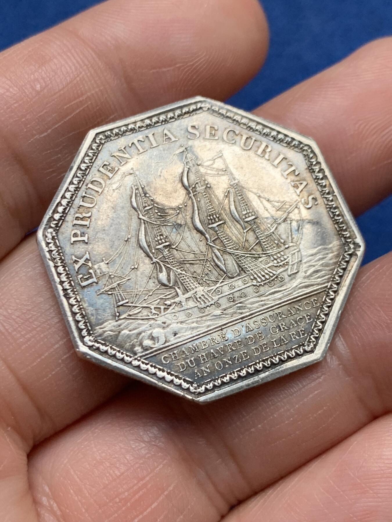 《竞宝斋》第472场 周日，周一，周二 3场连拍 （全场包邮）欢迎送拍 法国八角银质代币，勒阿弗尔海上保险公司，15.04g，33.1mm，早期无边铭