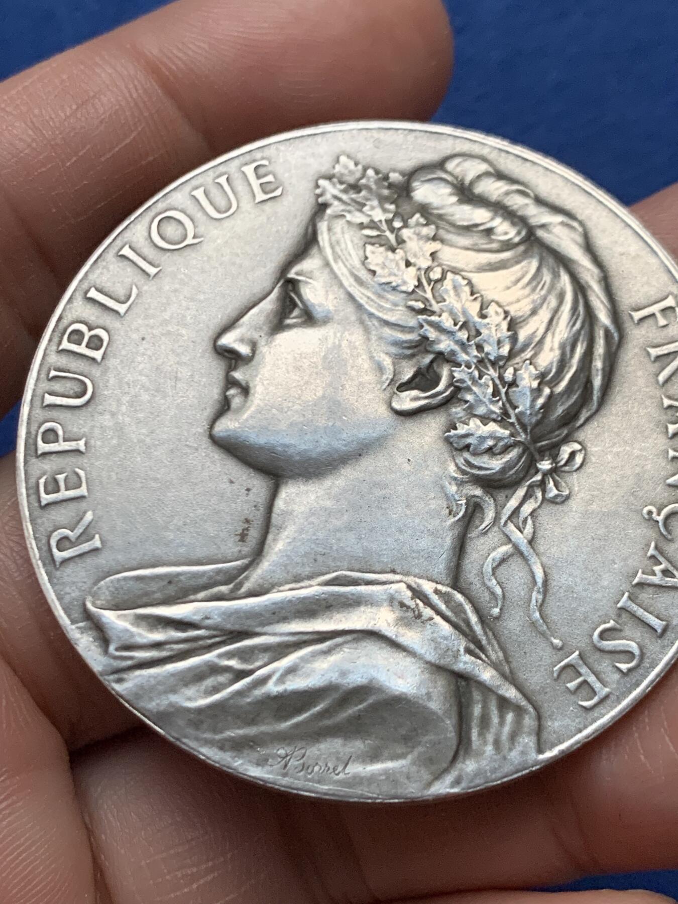 《竞宝斋》第472场 周日，周一，周二 3场连拍 （全场包邮）欢迎送拍 法国商业和工业部证券委员会银章，61.40g，49.4mm，丰饶角2argent边铭