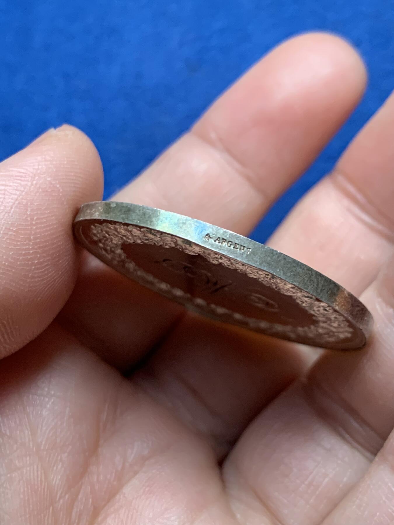 《竞宝斋》第472场 周日，周一，周二 3场连拍 （全场包邮）欢迎送拍 法国婚姻与爱情纪念银章，25g，39mm，蜜蜂边铭