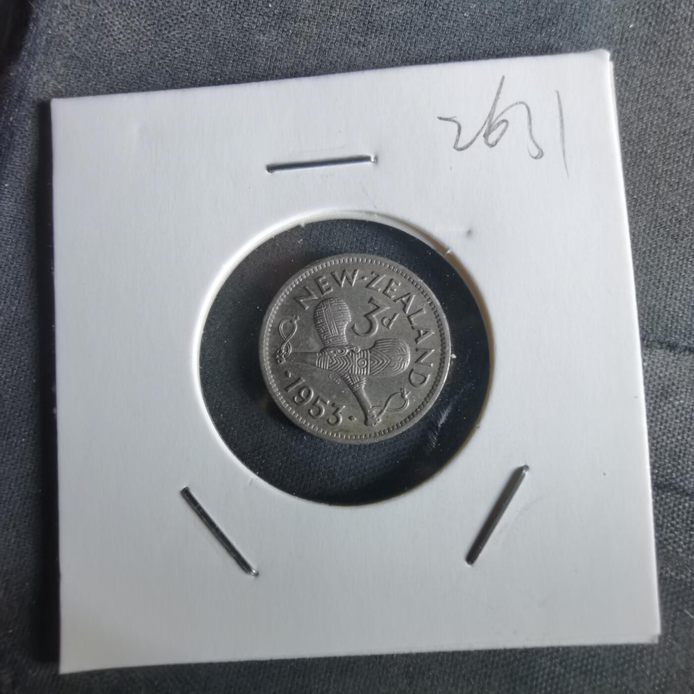 沼泽如烟--第1026场 新西兰1956年3便士伊二首年