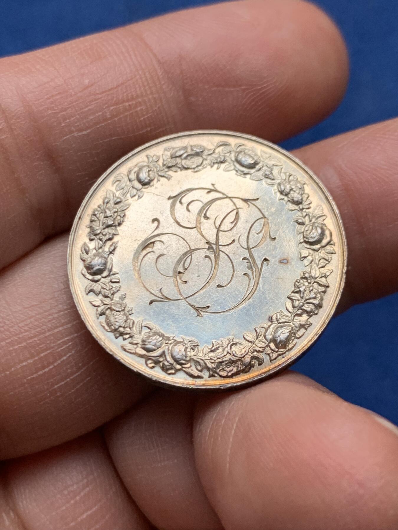 《竞宝斋》第472场 周日，周一，周二 3场连拍 （全场包邮）欢迎送拍 法国婚姻与爱情纪念银章，9.93g，27mm，丰饶角边铭