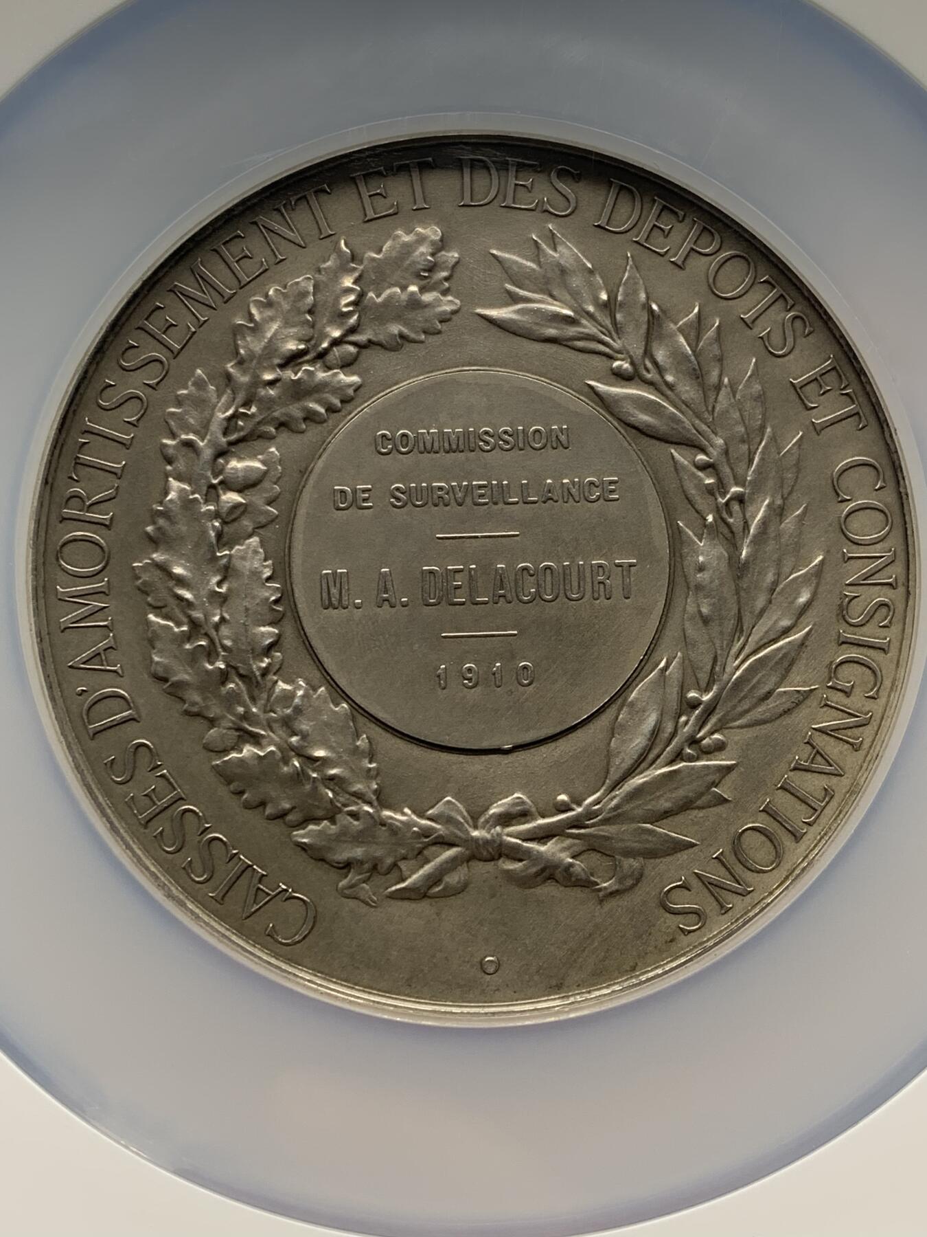 《竞宝斋》第472场 周日，周一，周二 3场连拍 （全场包邮）欢迎送拍 NGC MS62 法国1910存款与信托银行纪念大银章 68mm 加大加厚盒